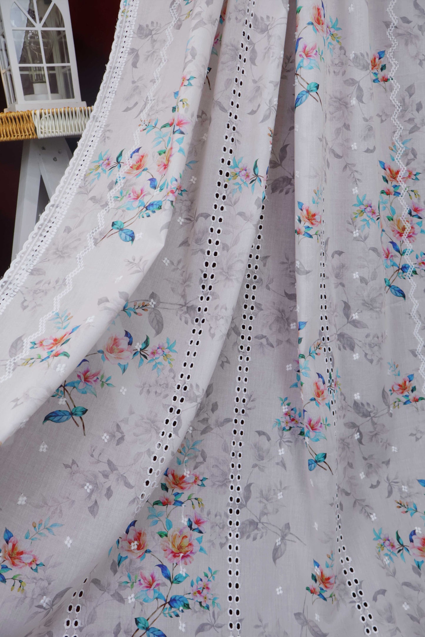 Embroidered Lawn Shawl LSST11