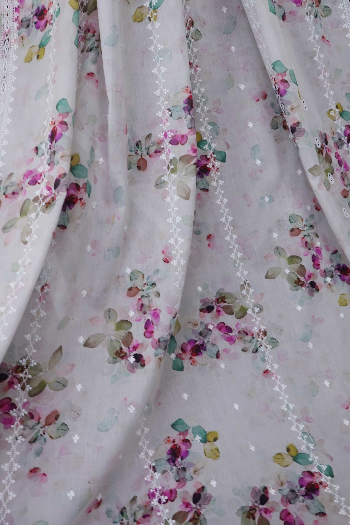 Embroidered Lawn Shawl LSST21