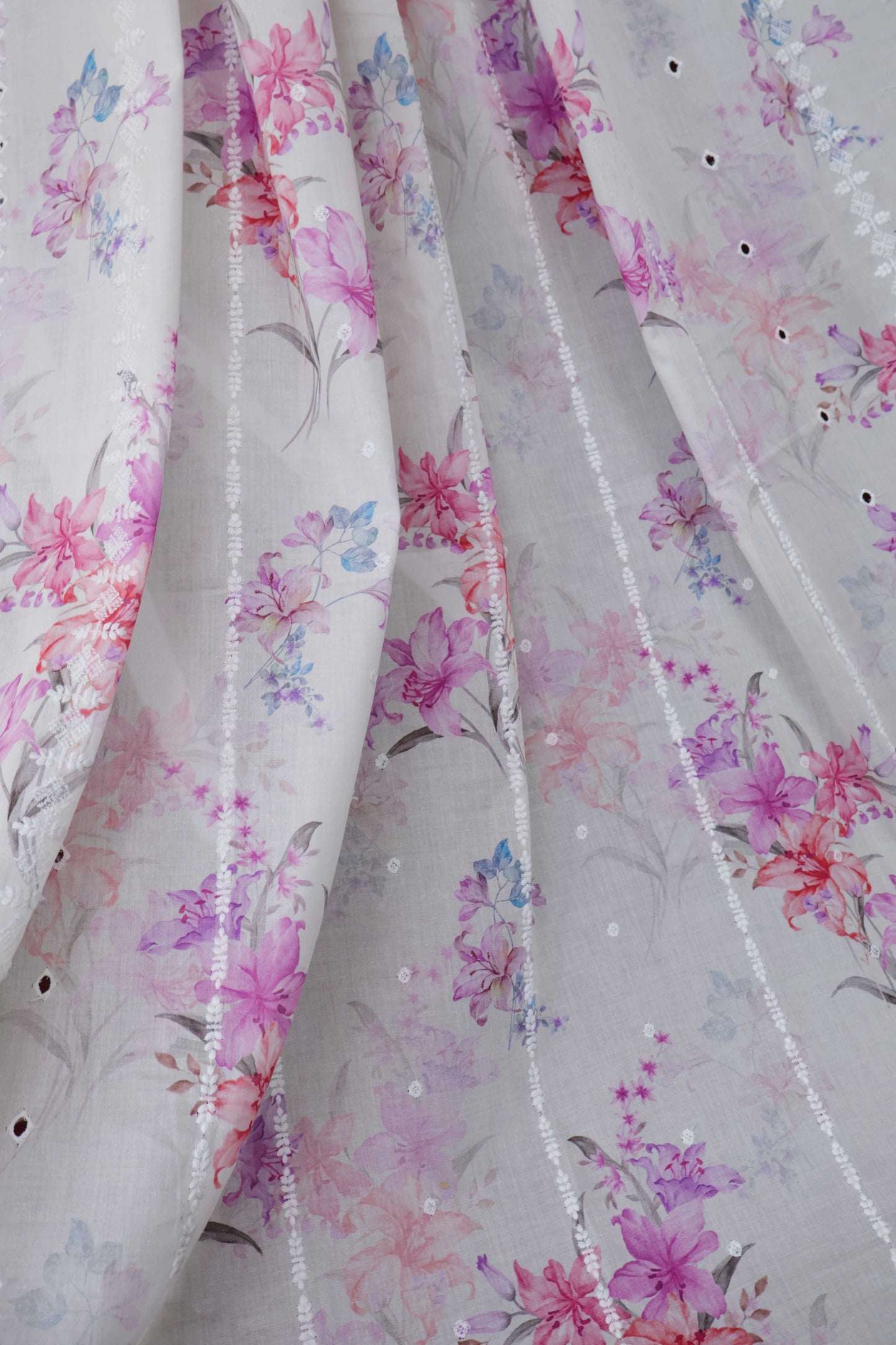 Embroidered Lawn Shawl LSST19