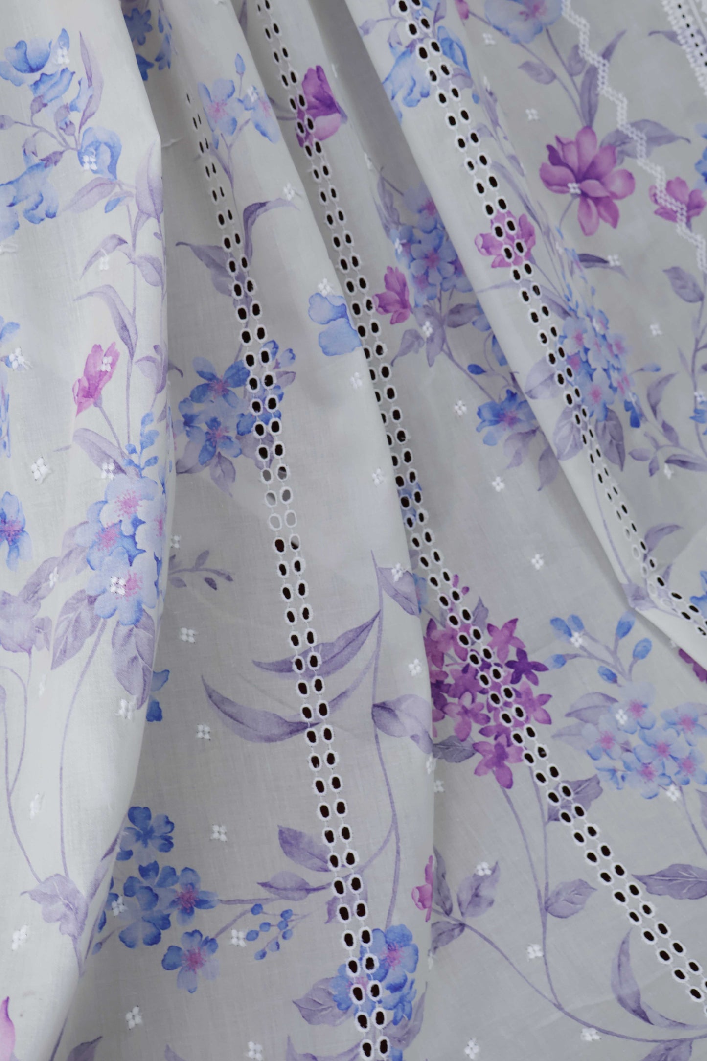 Embroidered Lawn Shawl LSST16