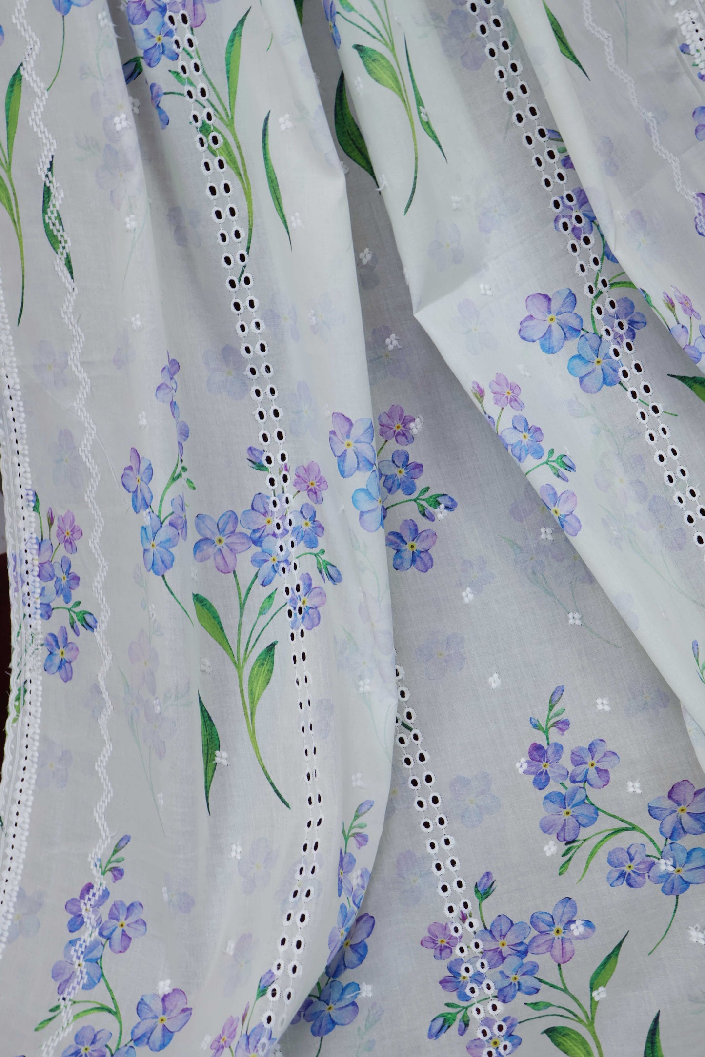 Embroidered Lawn Shawl LSST34
