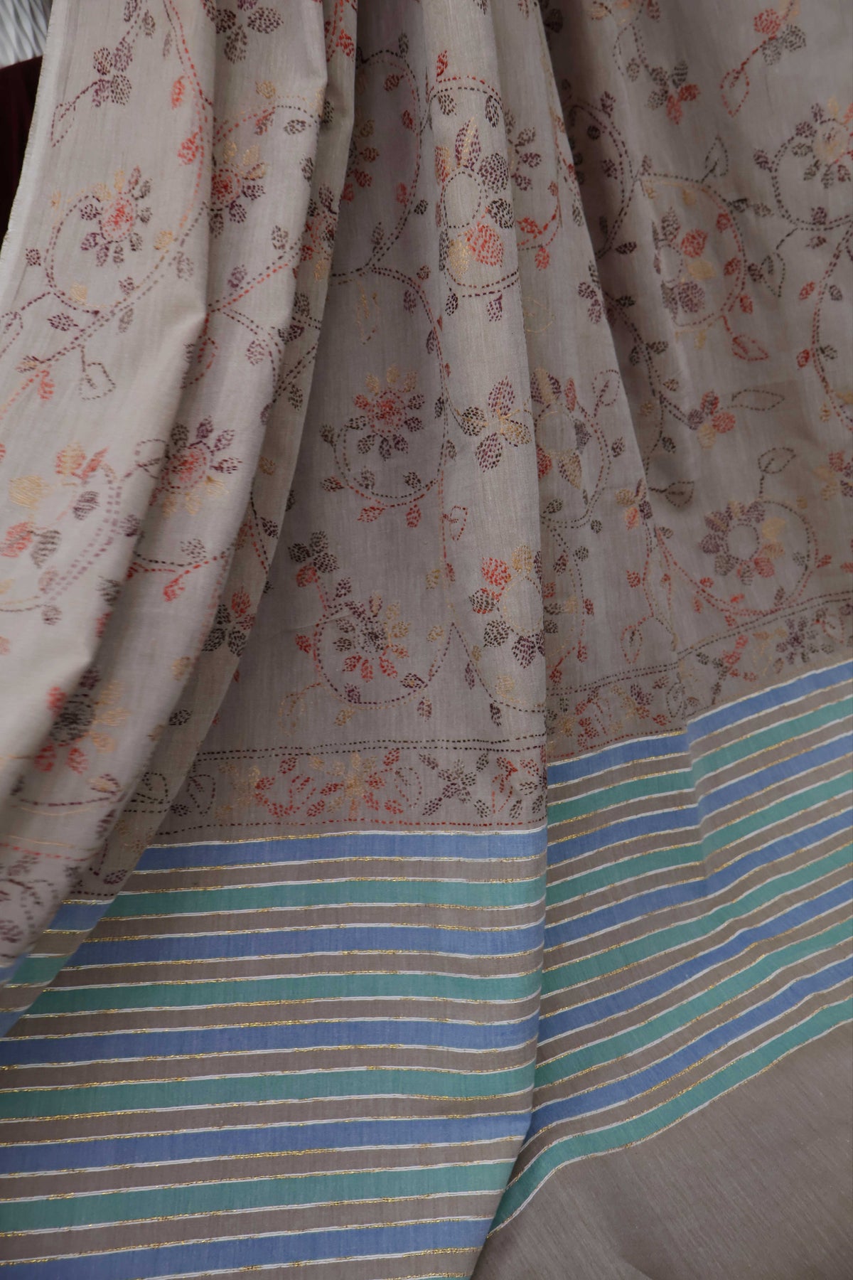 Handmade Embroidered Lawn Shawl HLSH115
