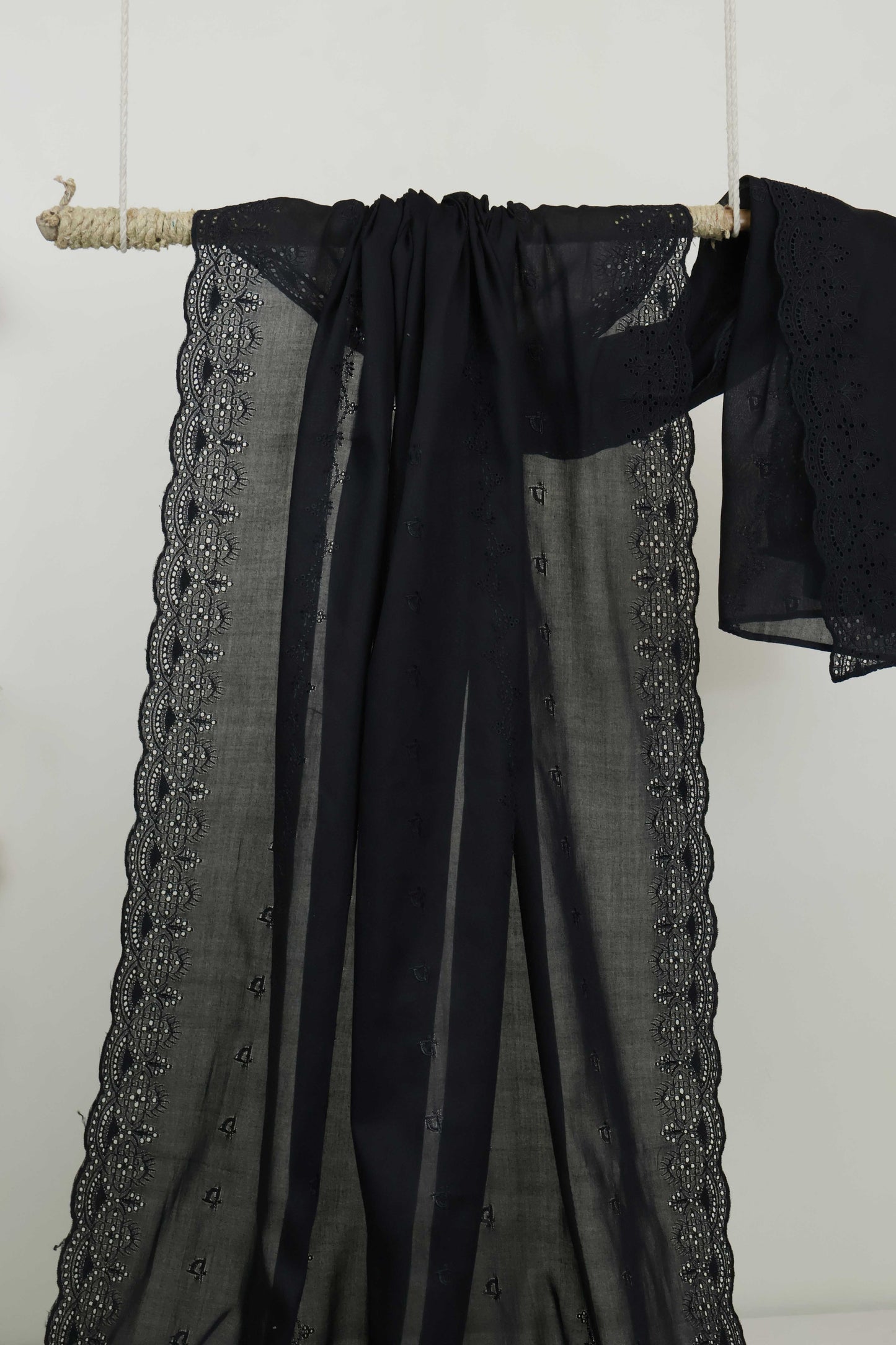 Embroidered Lawn Shawl HLSH161