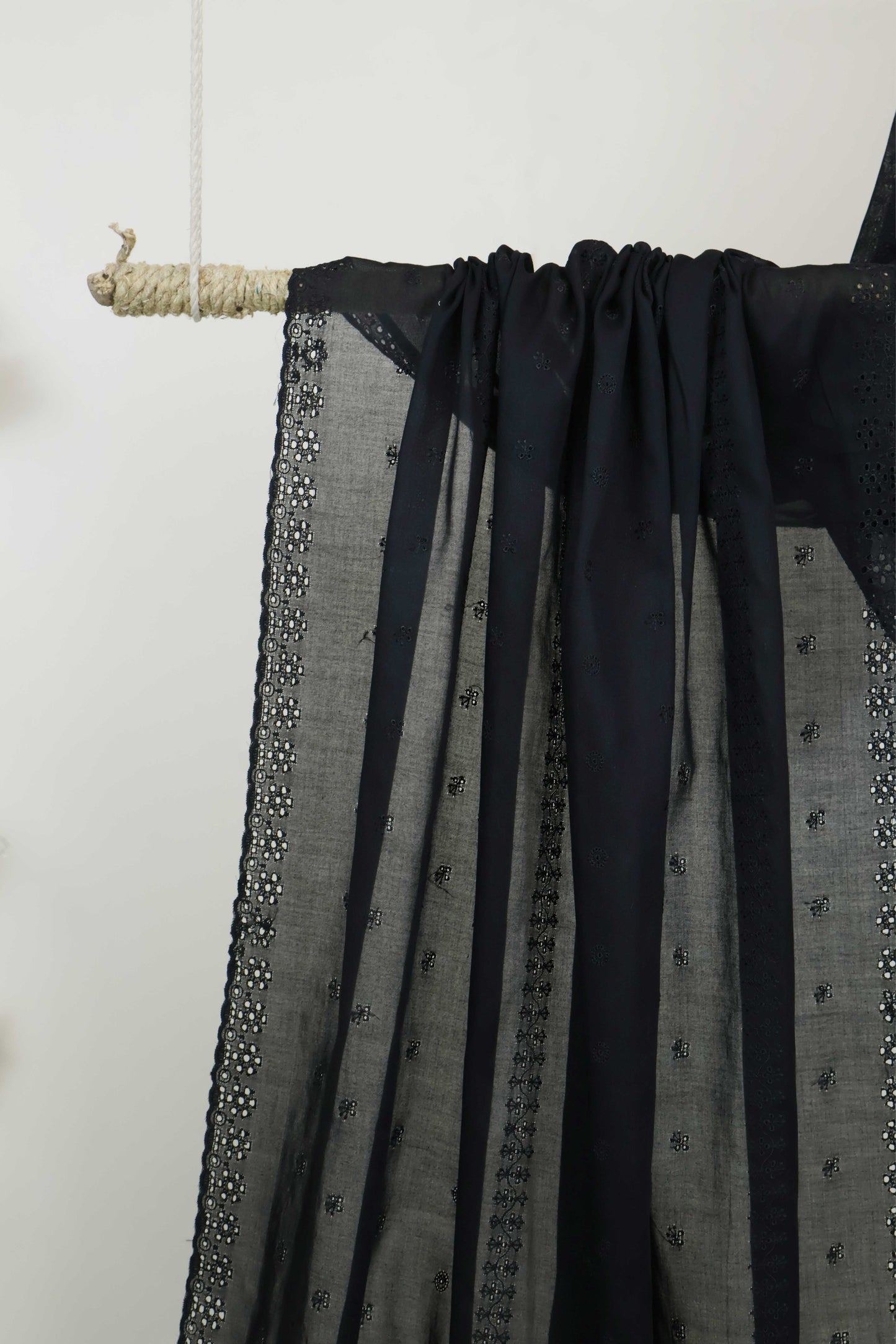 Embroidered Lawn Shawl HLSH163