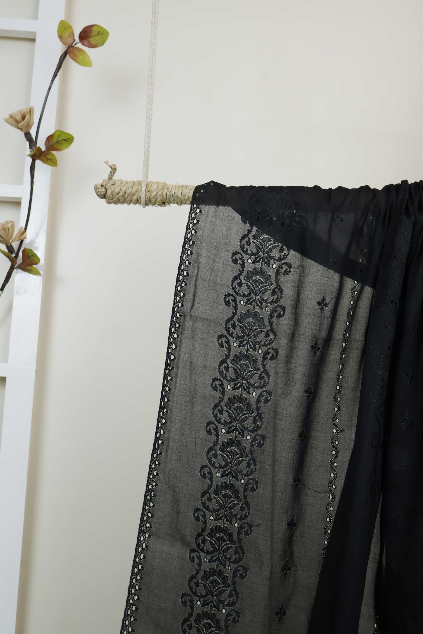 Embroidered Lawn Shawl HLSH162