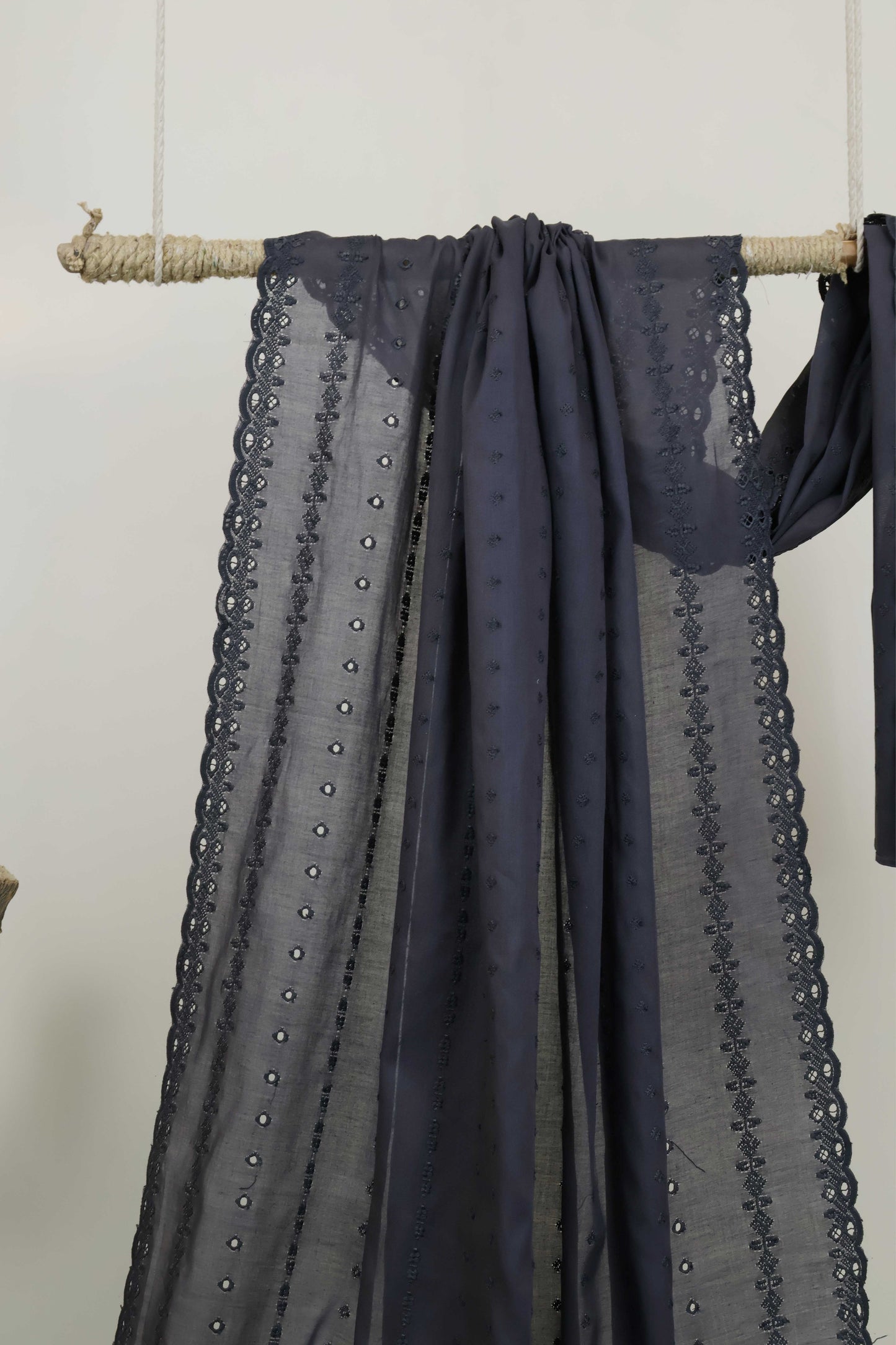 Embroidered Lawn Shawl 3787K