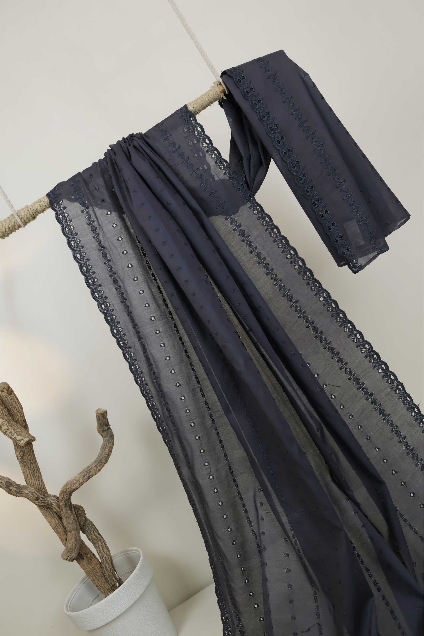 Embroidered Lawn Shawl 3787K