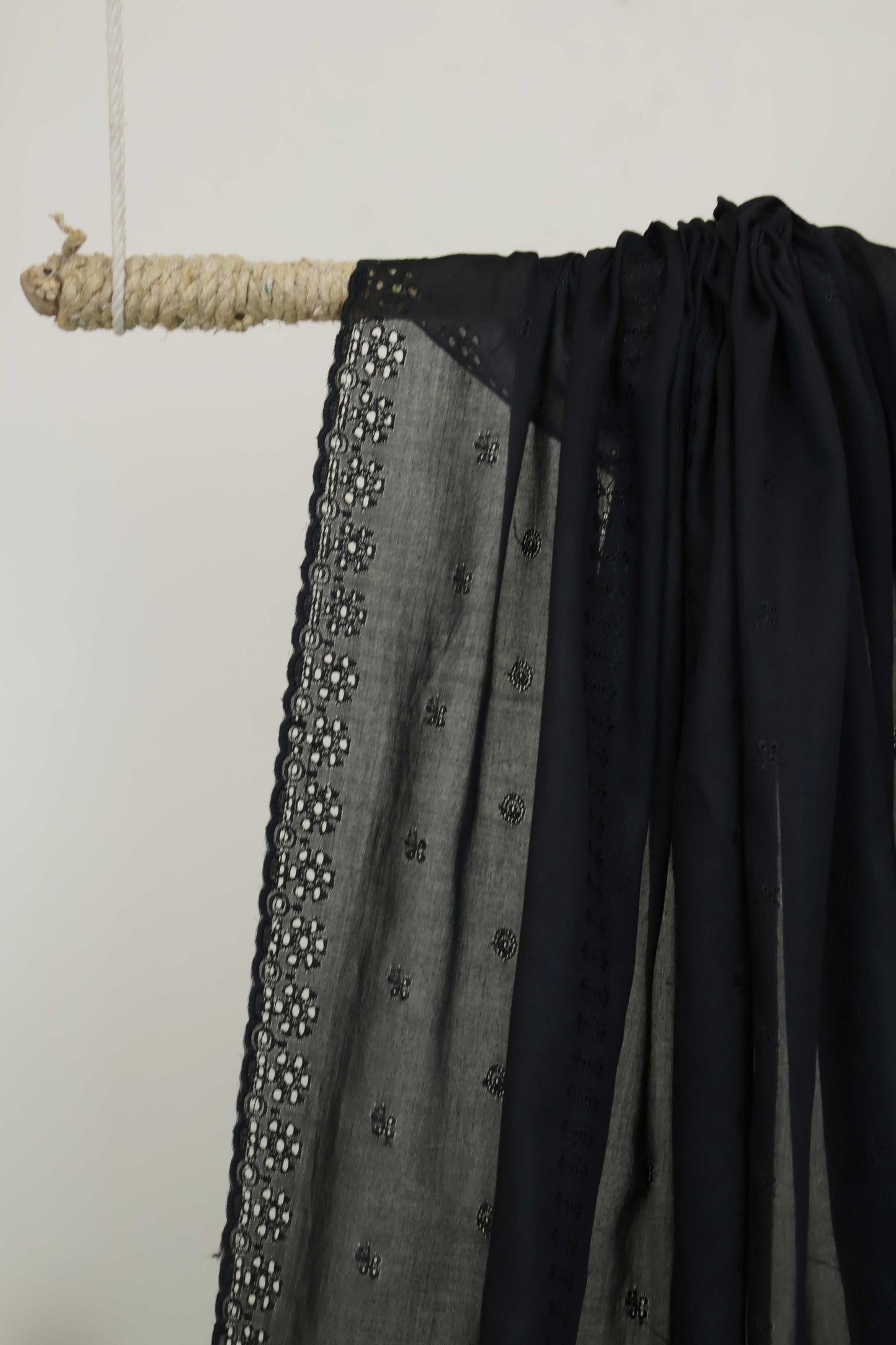 Embroidered Lawn Shawl HLSH126