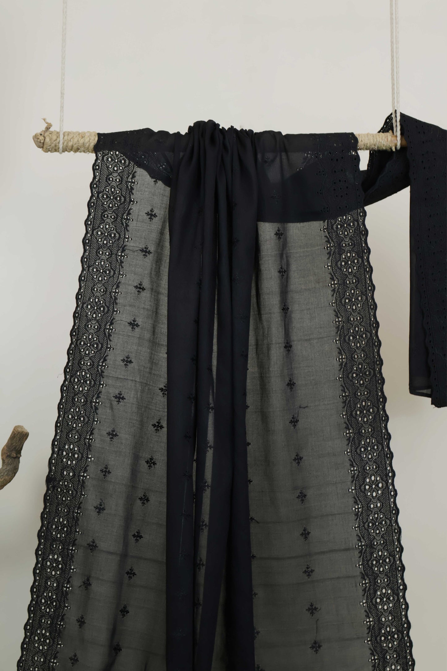 Embroidered Lawn Shawl HLSH127