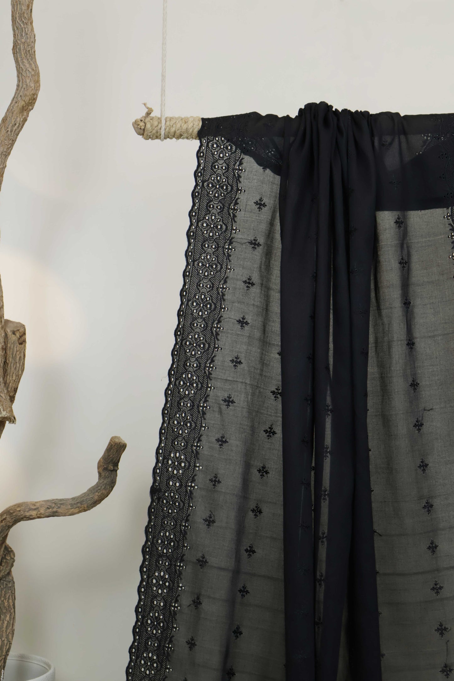Embroidered Lawn Shawl HLSH127