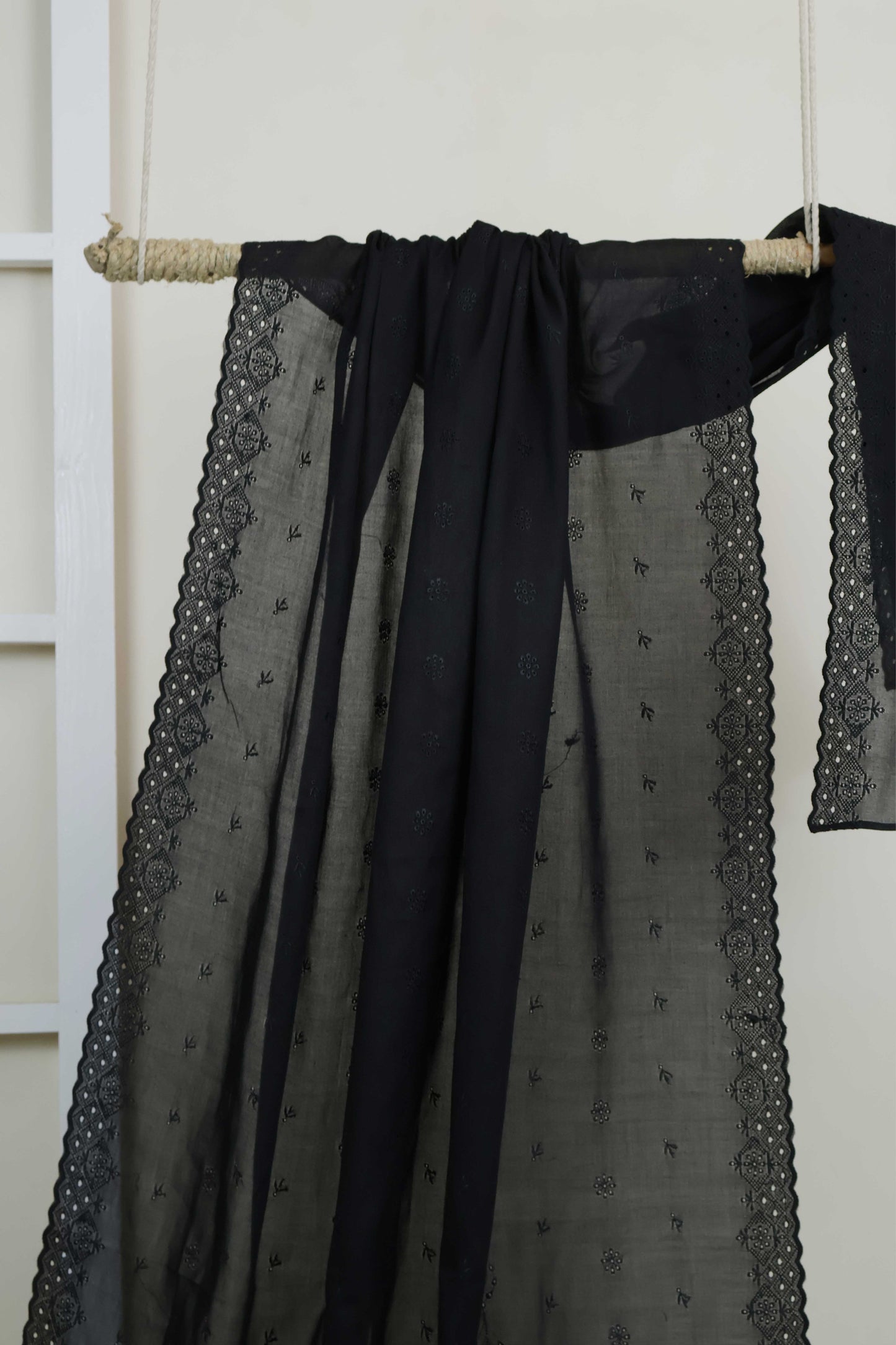 Embroidered Lawn Shawl HLSH124