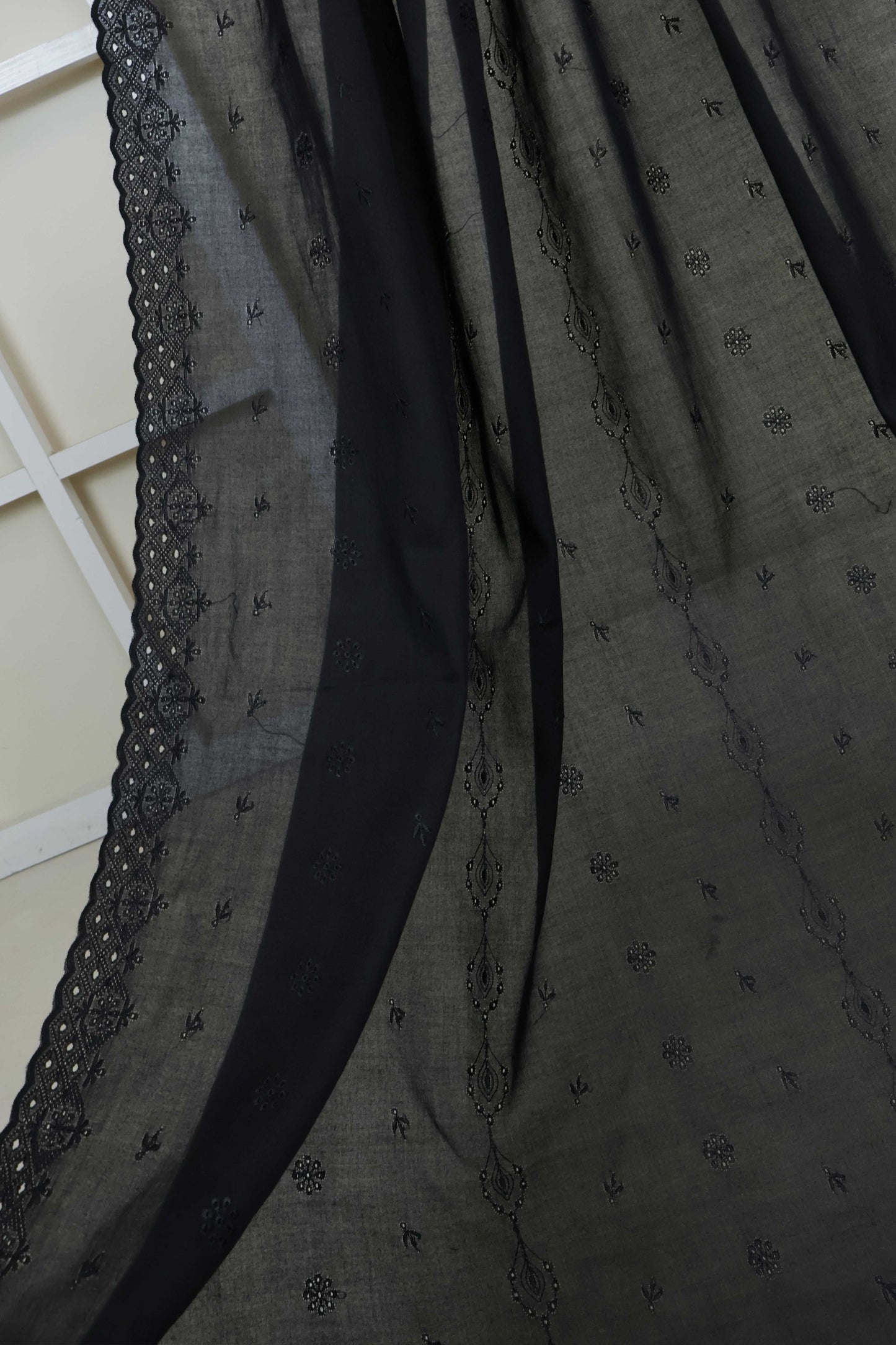 Embroidered Lawn Shawl HLSH124