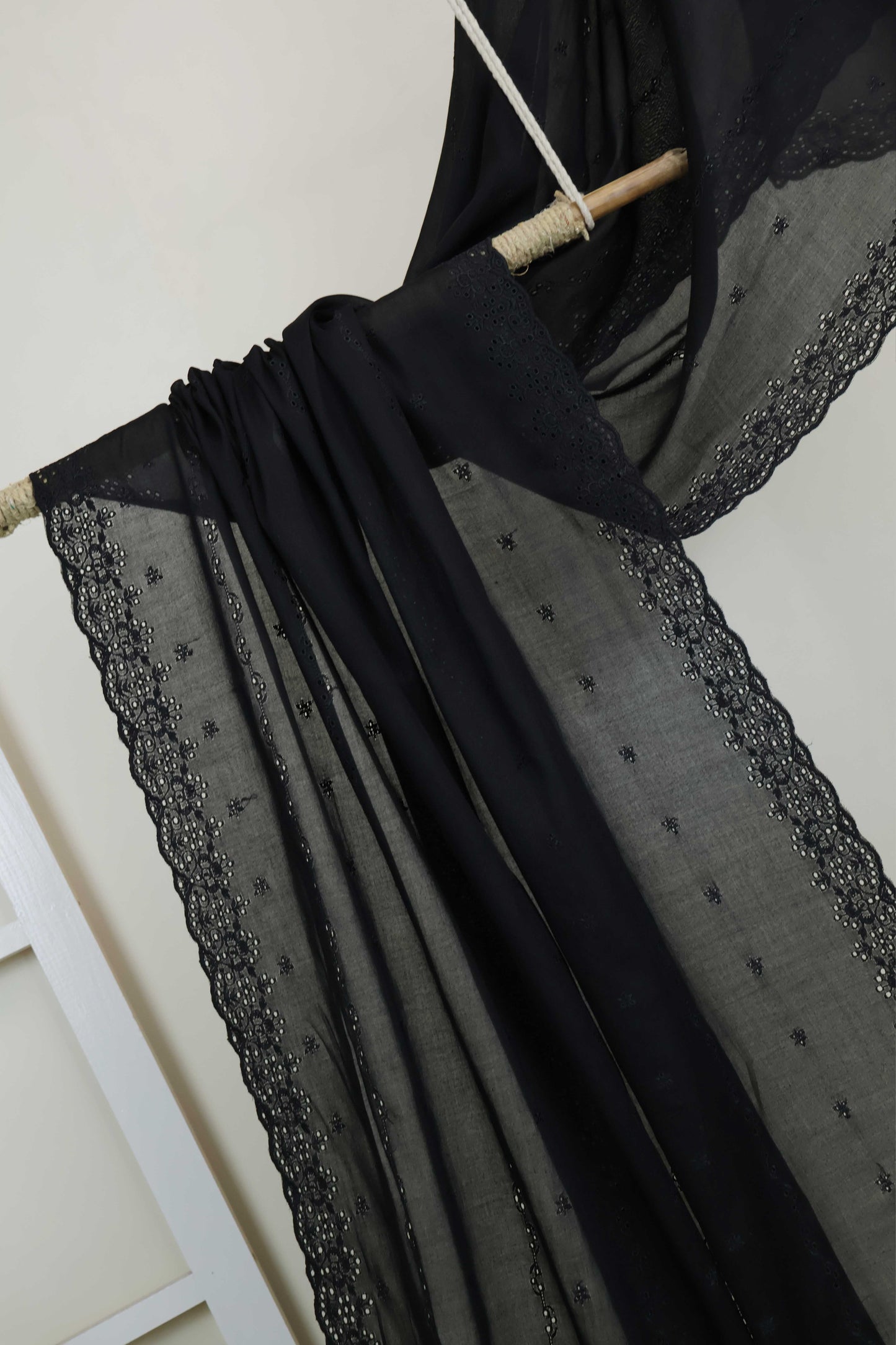 Embroidered Lawn Shawl HLSH123