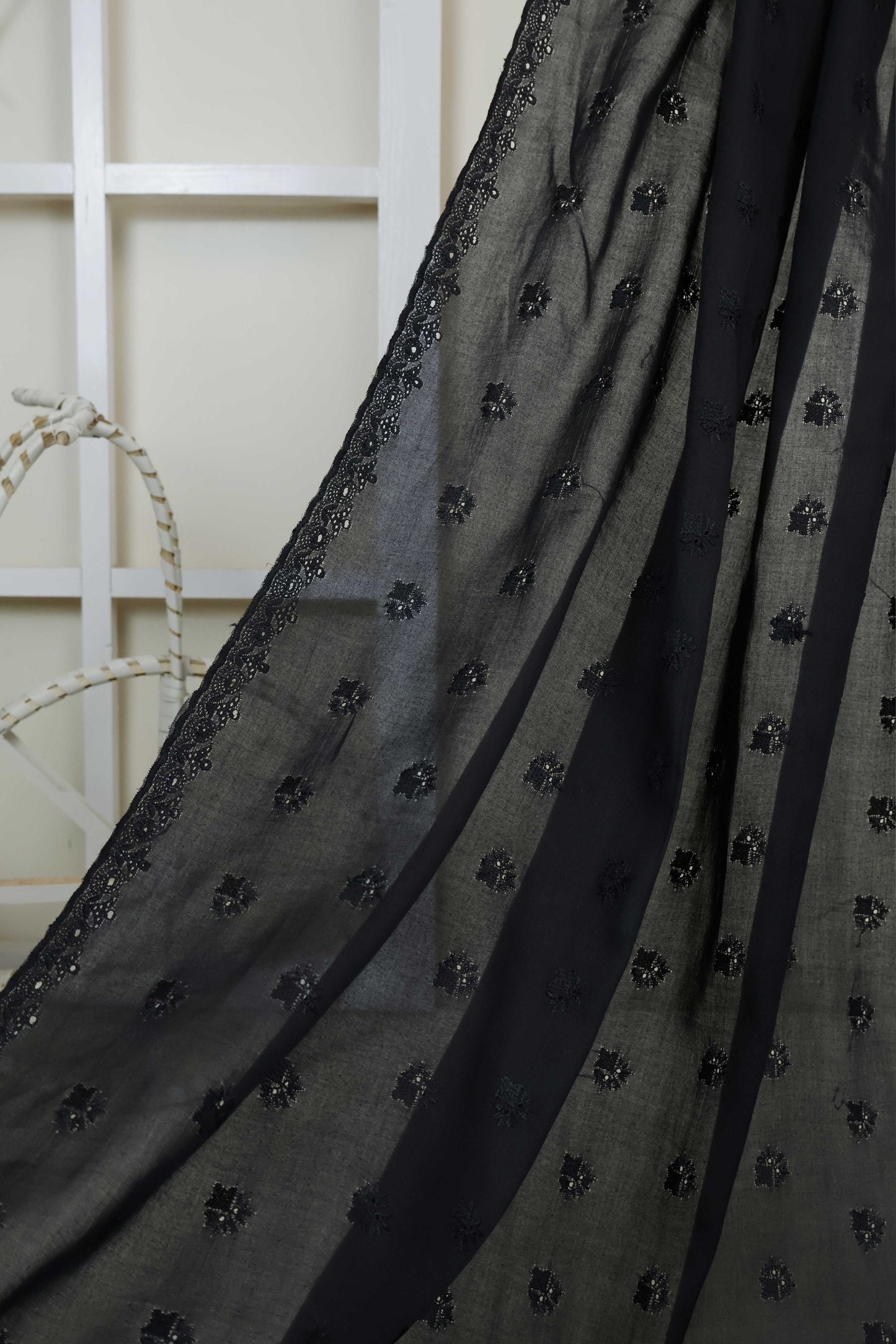 Embroidered Lawn Shawl HLSH122