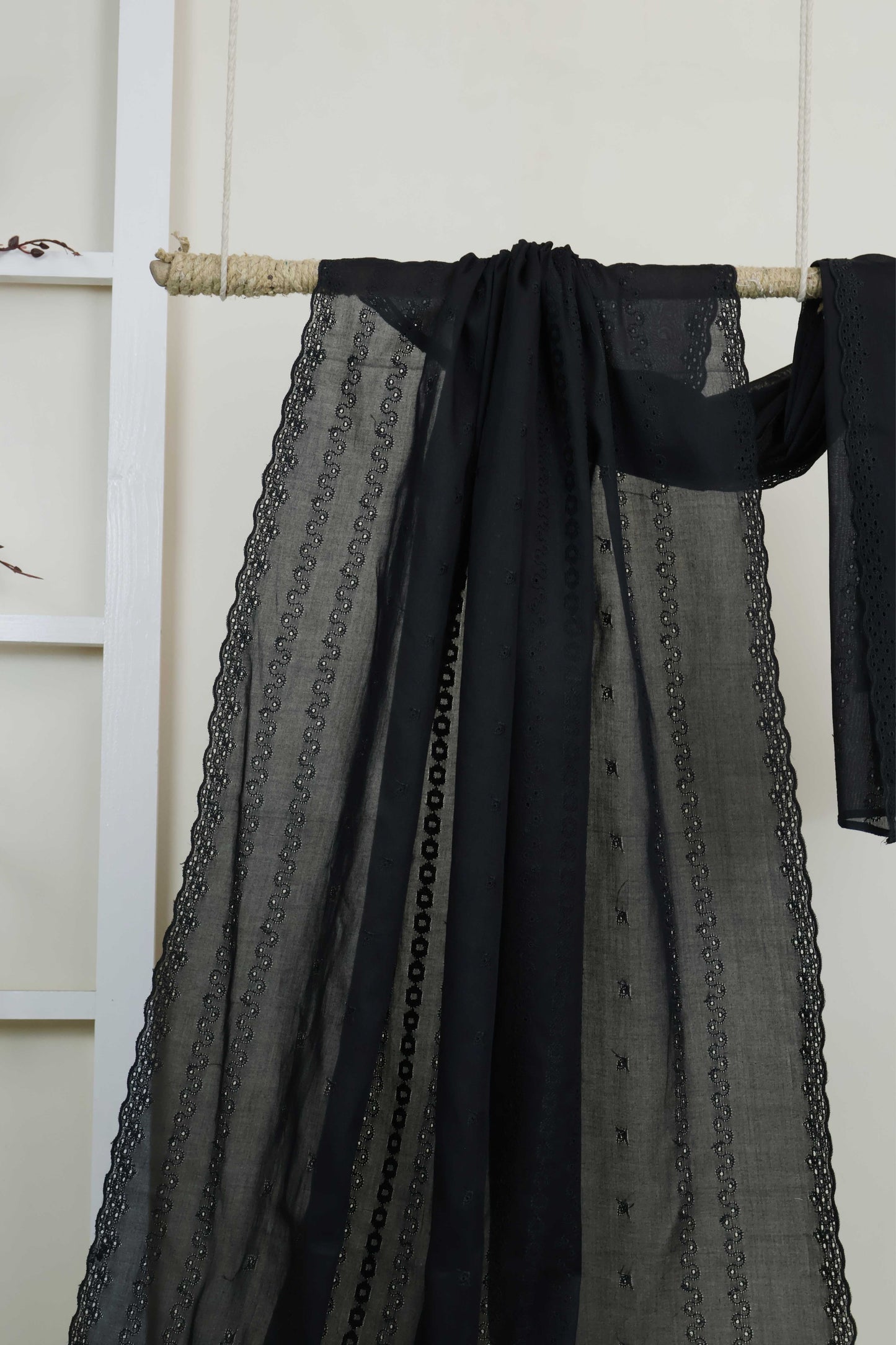 Embroidered Lawn Shawl HLSH119