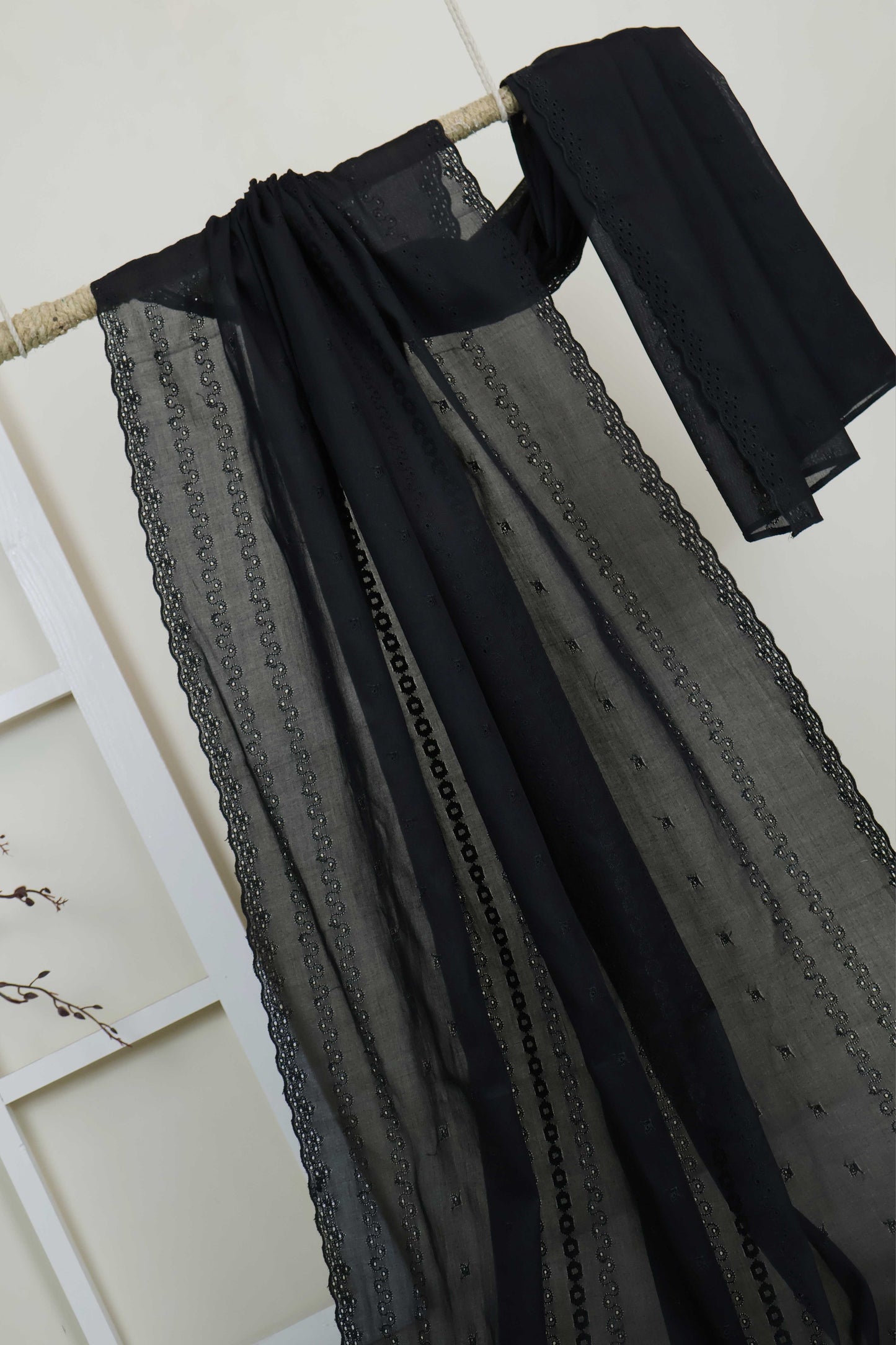 Embroidered Lawn Shawl HLSH119