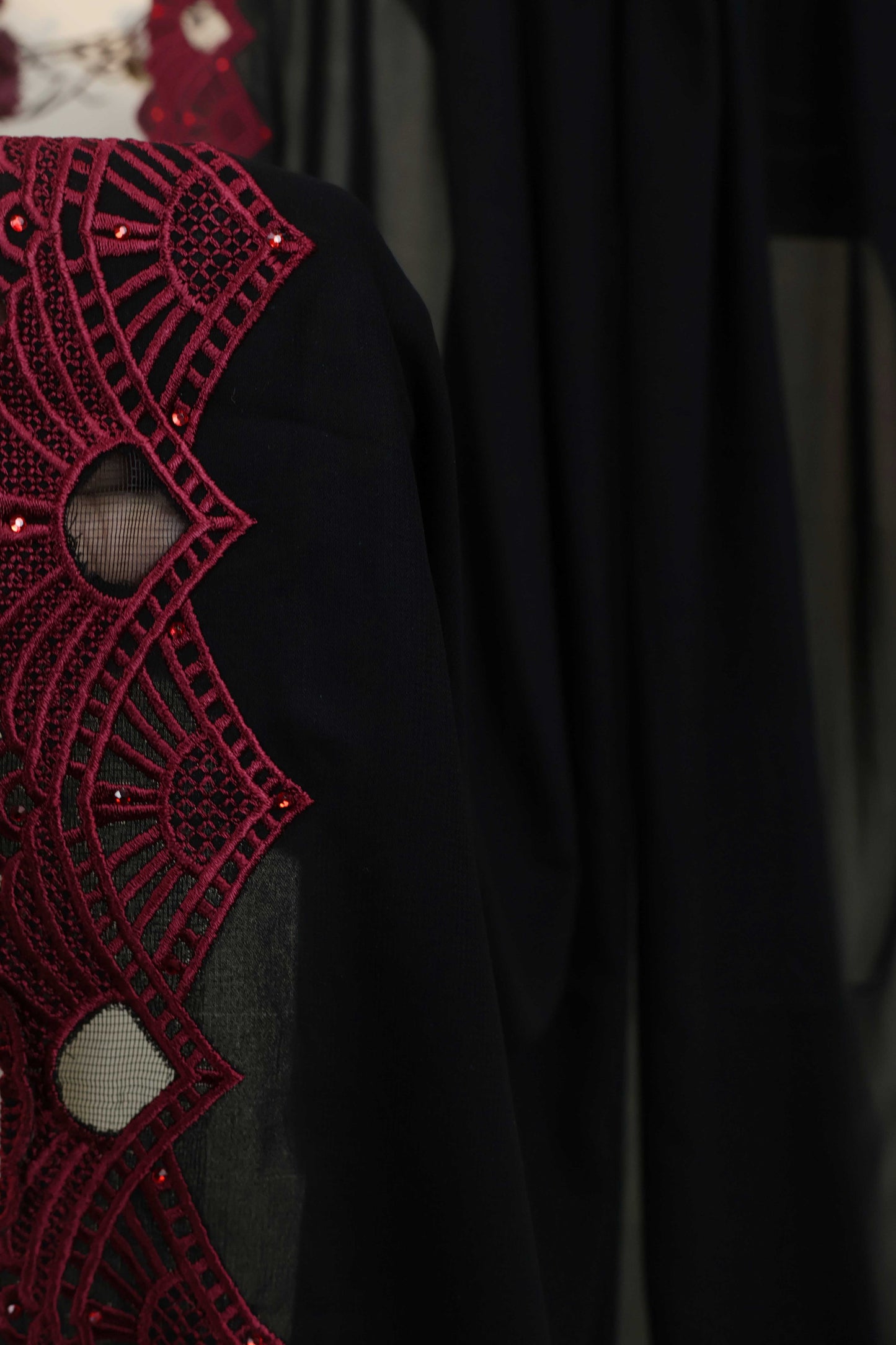 Embroidered Boarder Shawl HLSH173