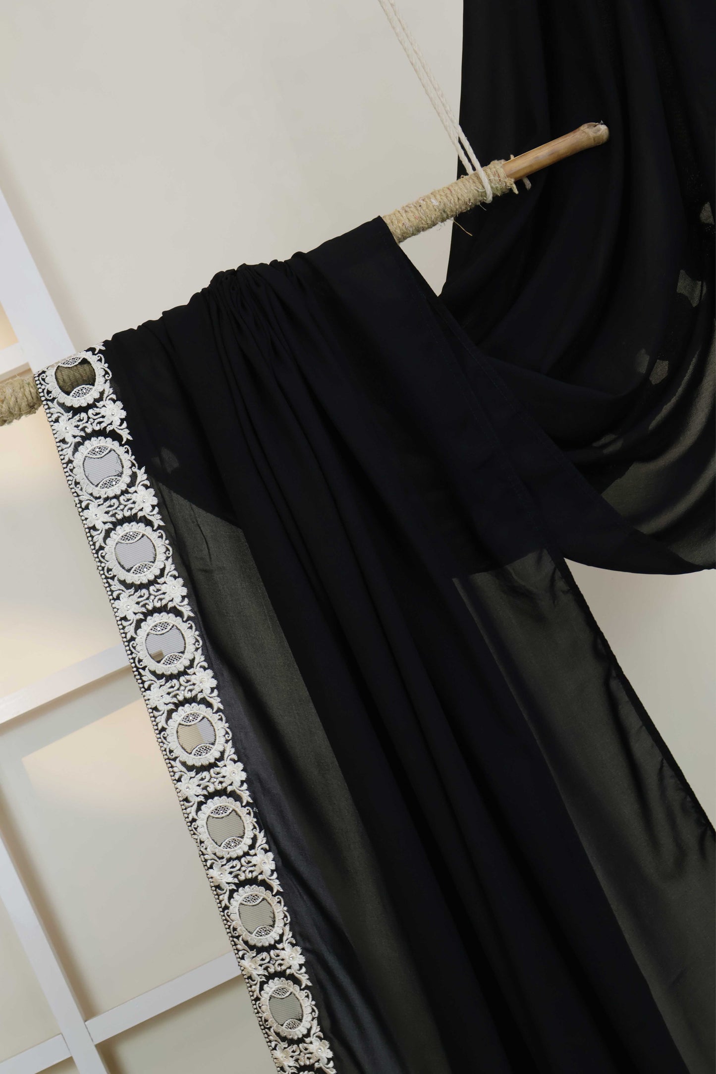 Embroidered Boarder Shawl HLSH171
