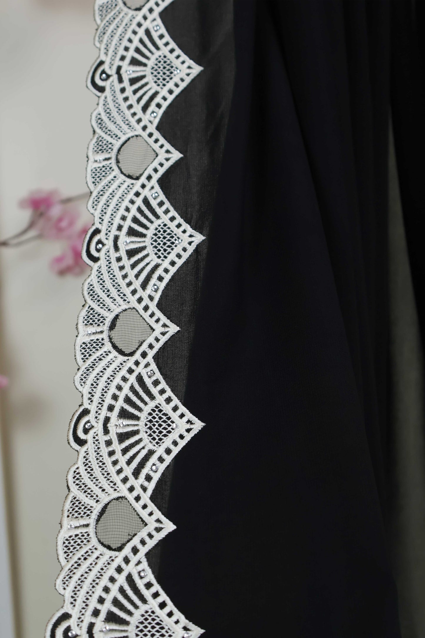 Embroidered Boarder Shawl HLSH170