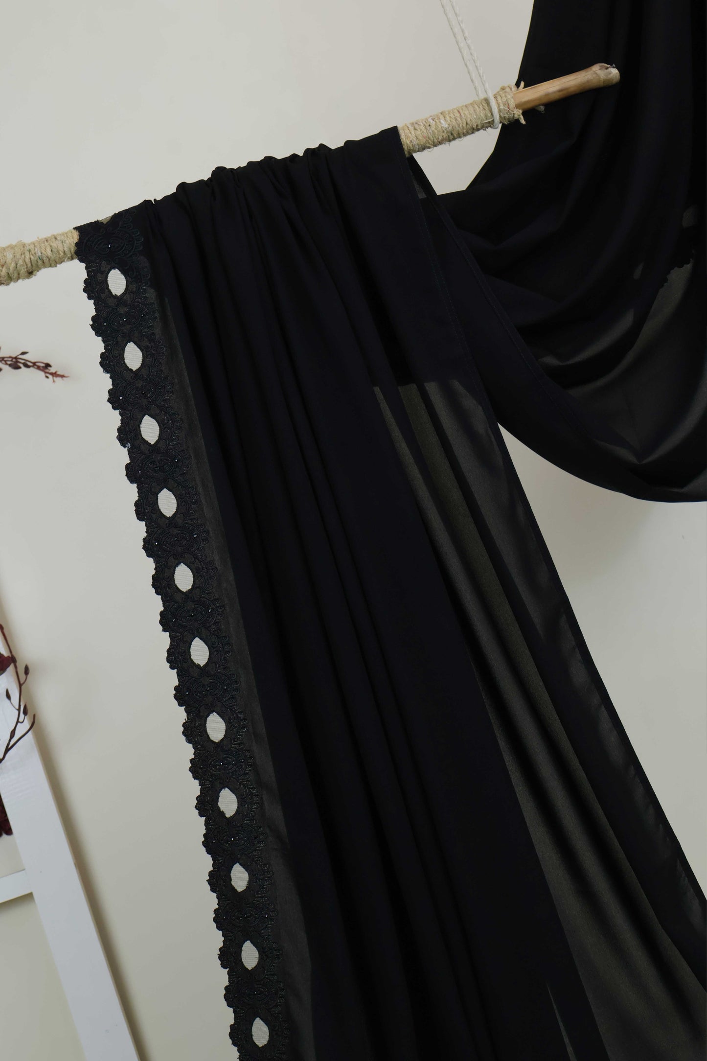 Embroidered Boarder Shawl HLSH168