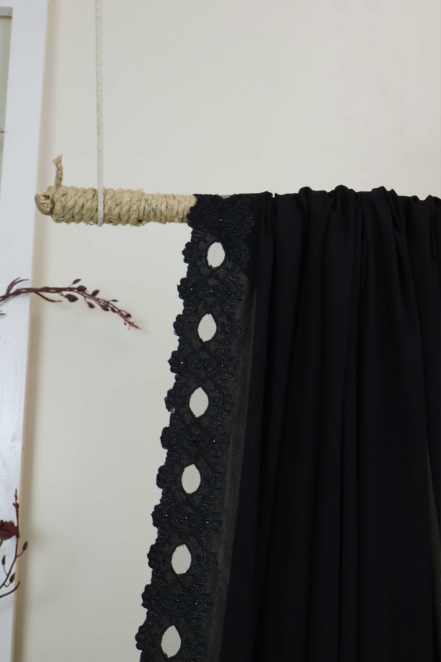 Embroidered Boarder Shawl HLSH168