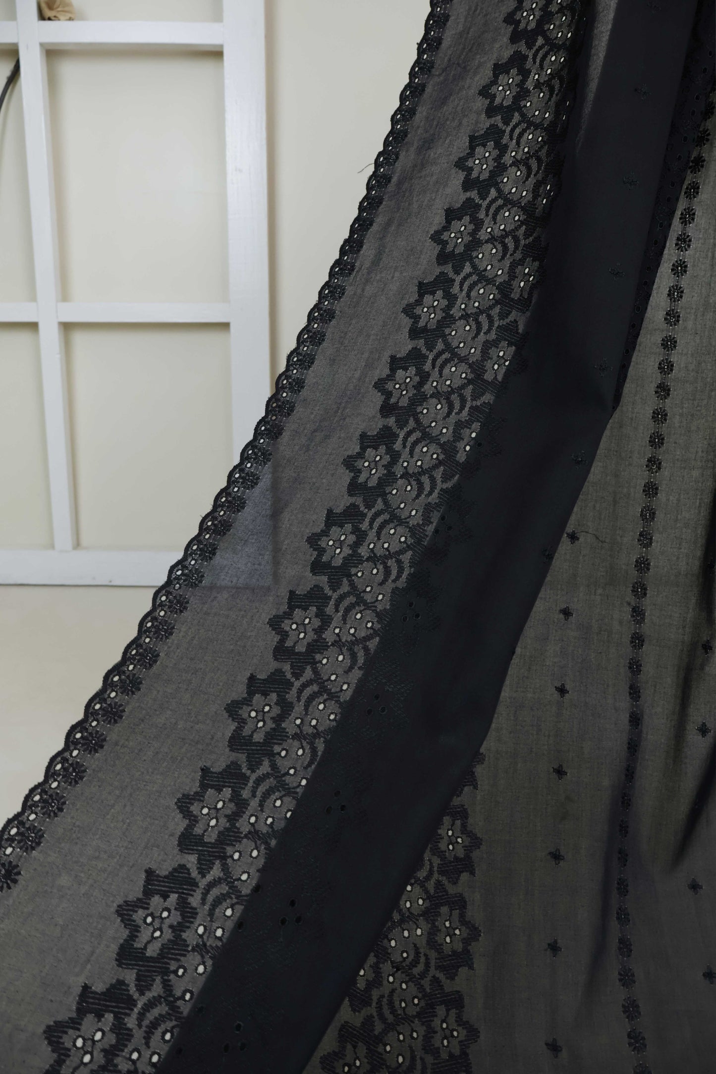 Embroidered Lawn Shawl HLSH185