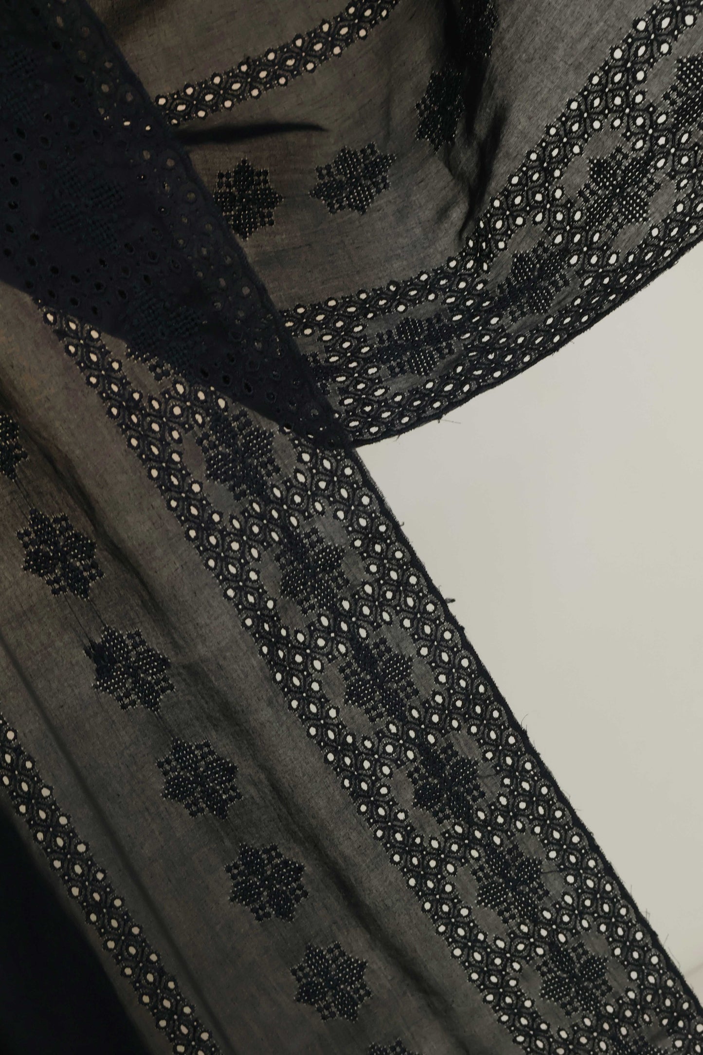 Embroidered Lawn Shawl HLSH205