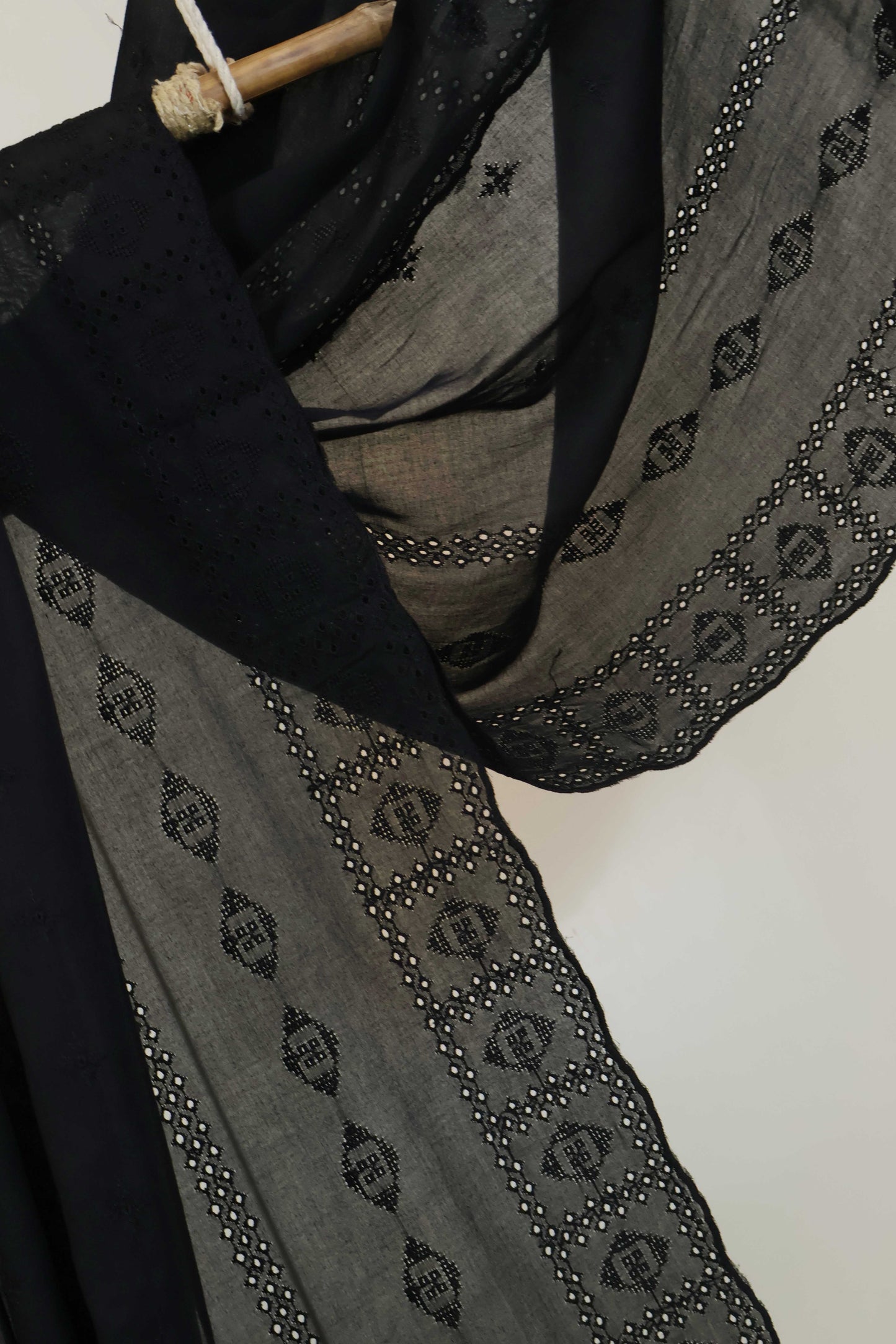 Embroidered Lawn Shawl HLSH204