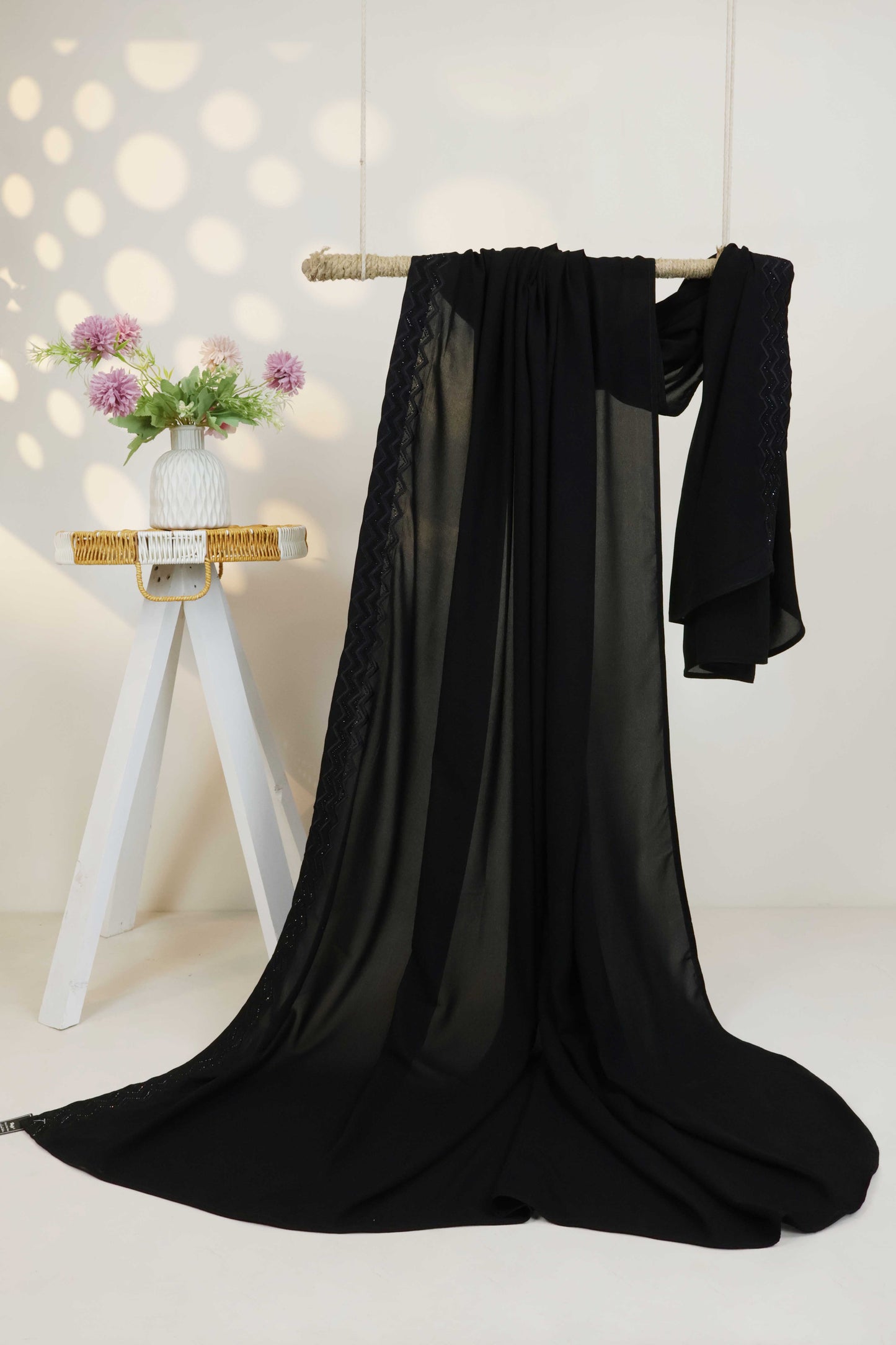 Embroidered Boarder Shawl HLSH192