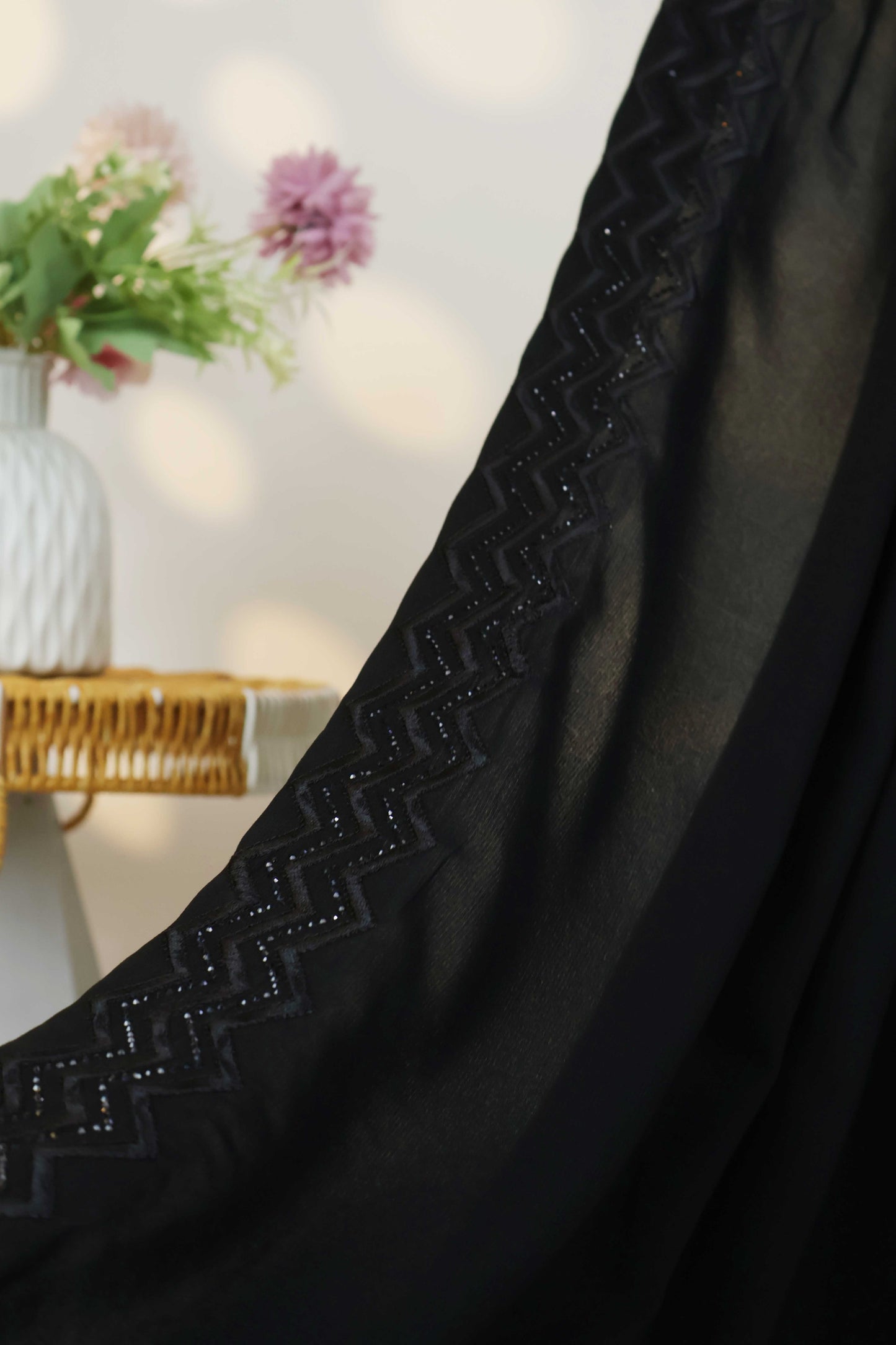 Embroidered Boarder Shawl HLSH192