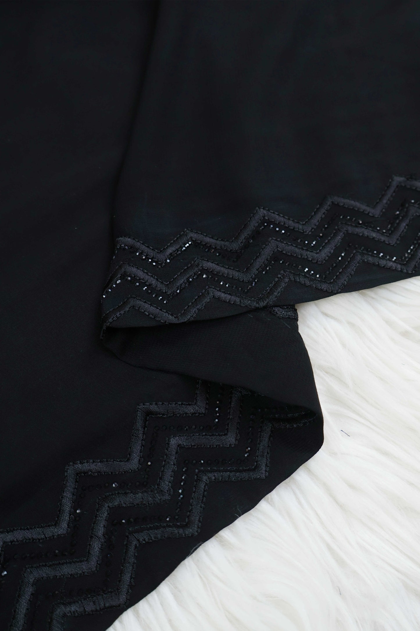 Embroidered Boarder Shawl HLSH192