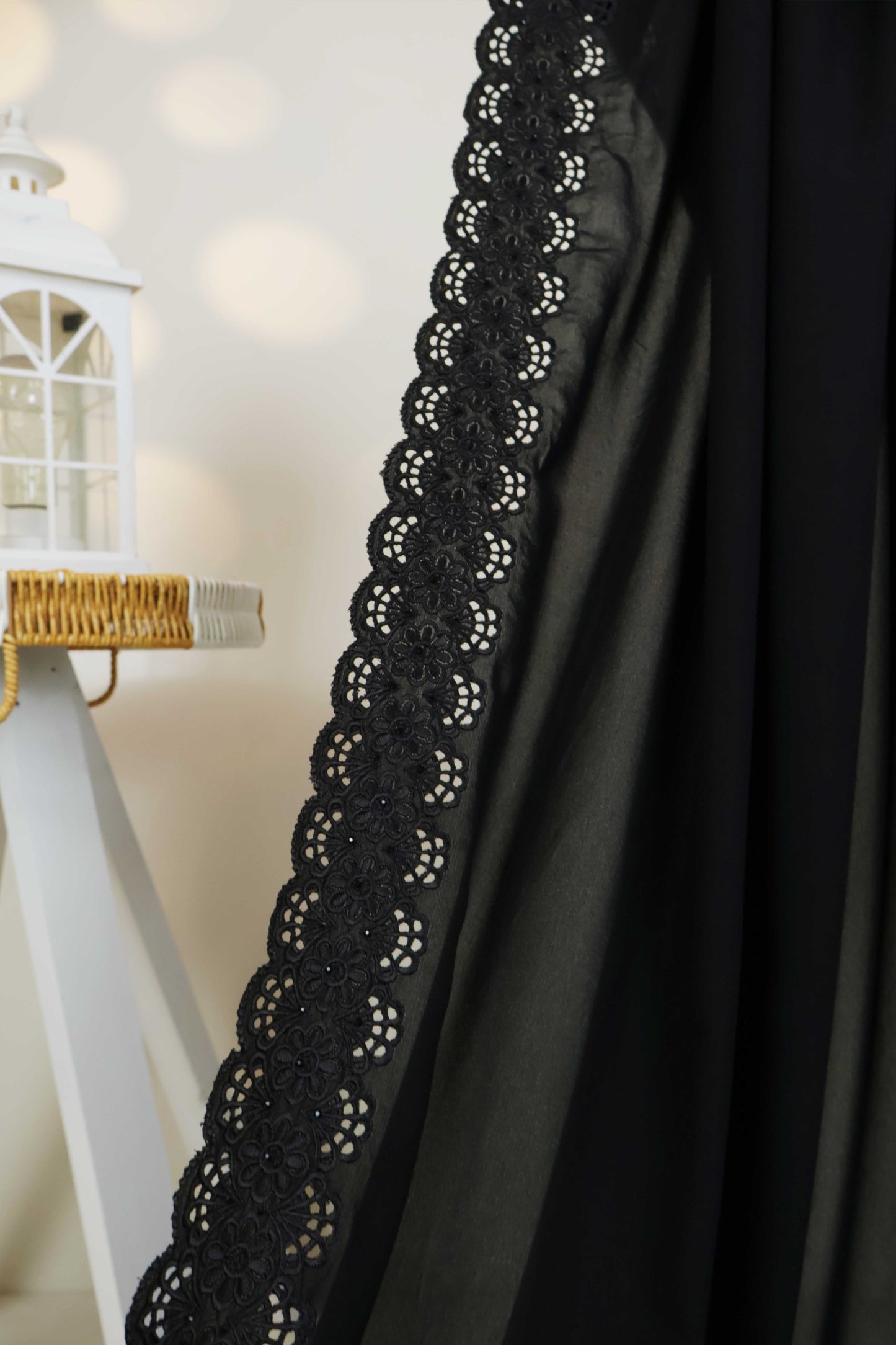 Embroidered Boarder Shawl HLSH193