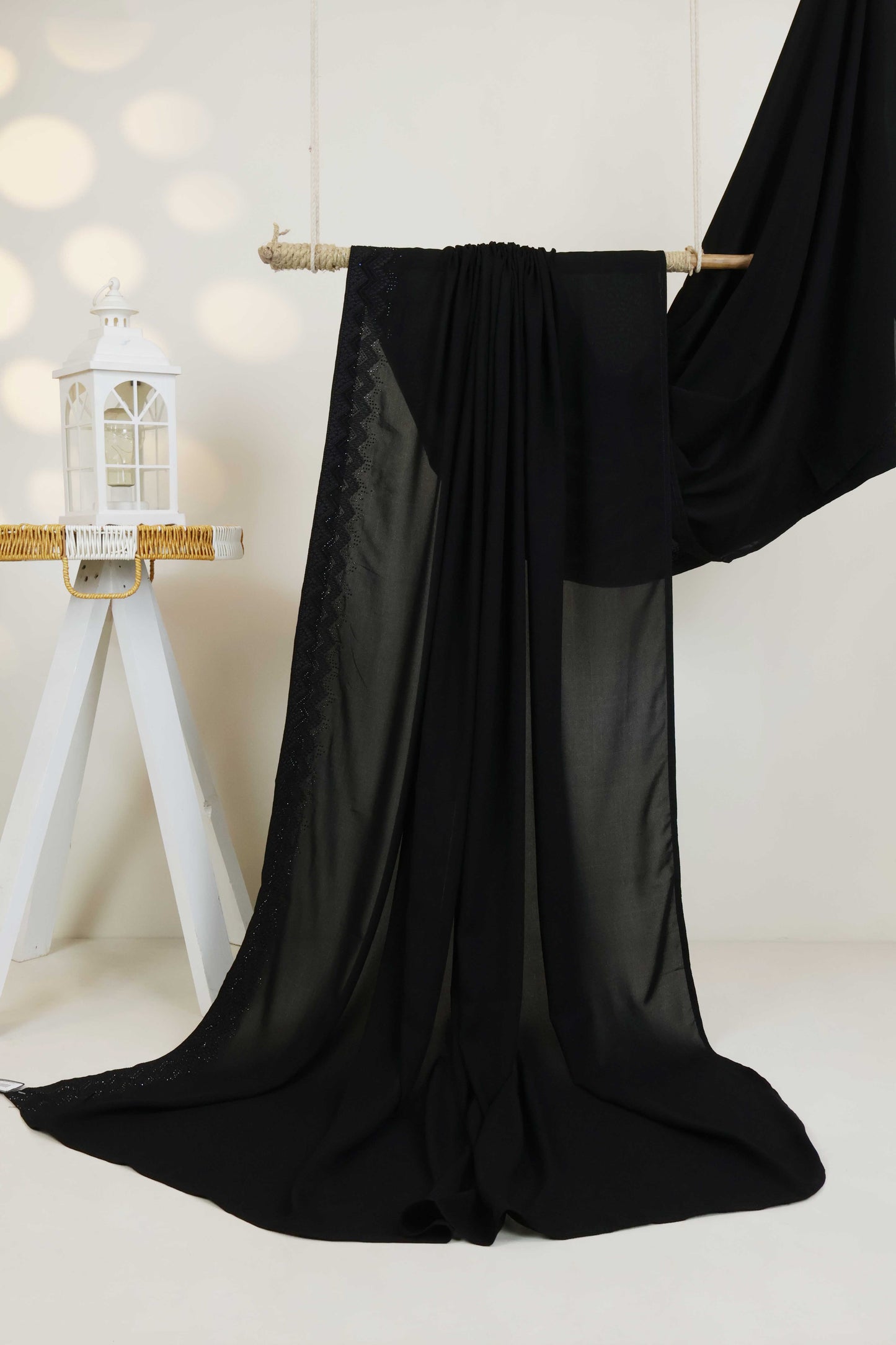 Embroidered Boarder Shawl HLSH188