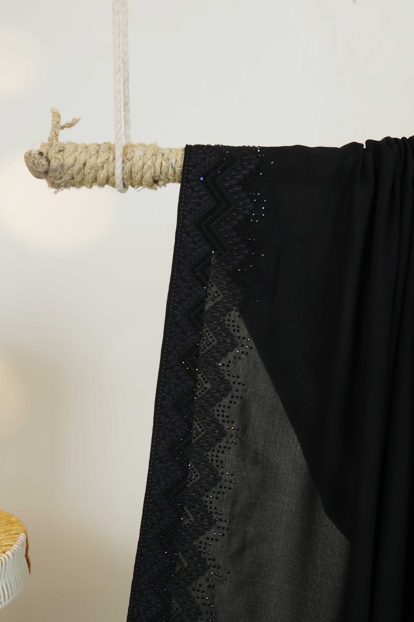 Embroidered Boarder Shawl HLSH188