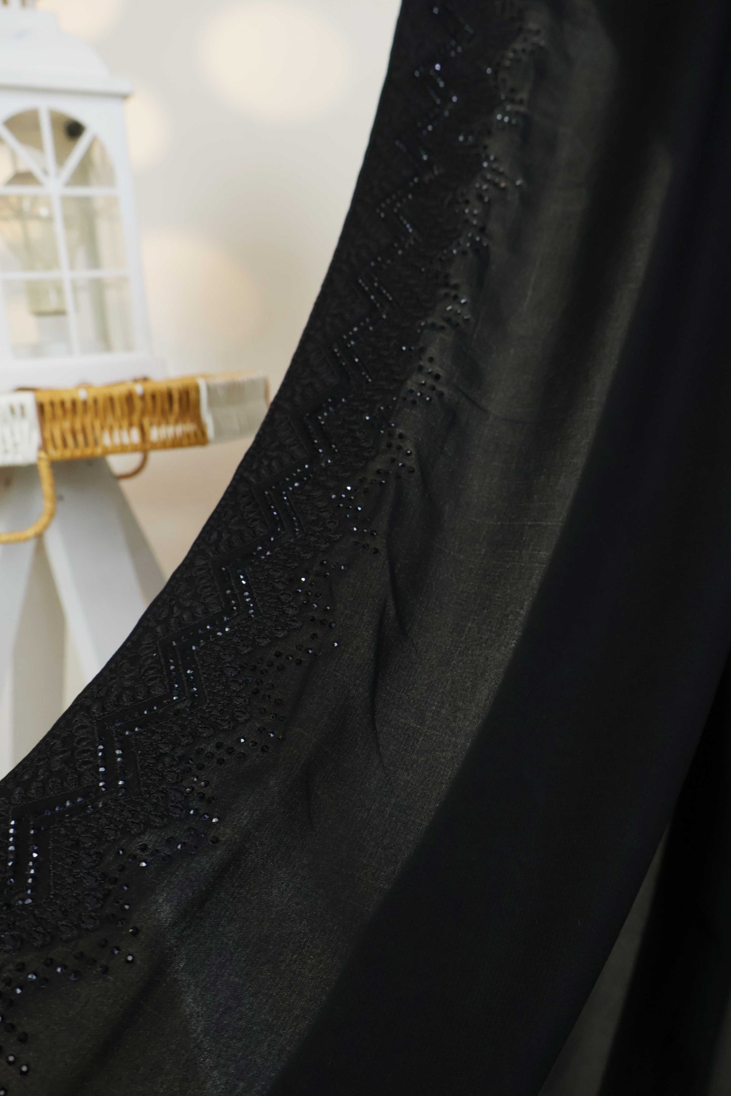 Embroidered Boarder Shawl HLSH188