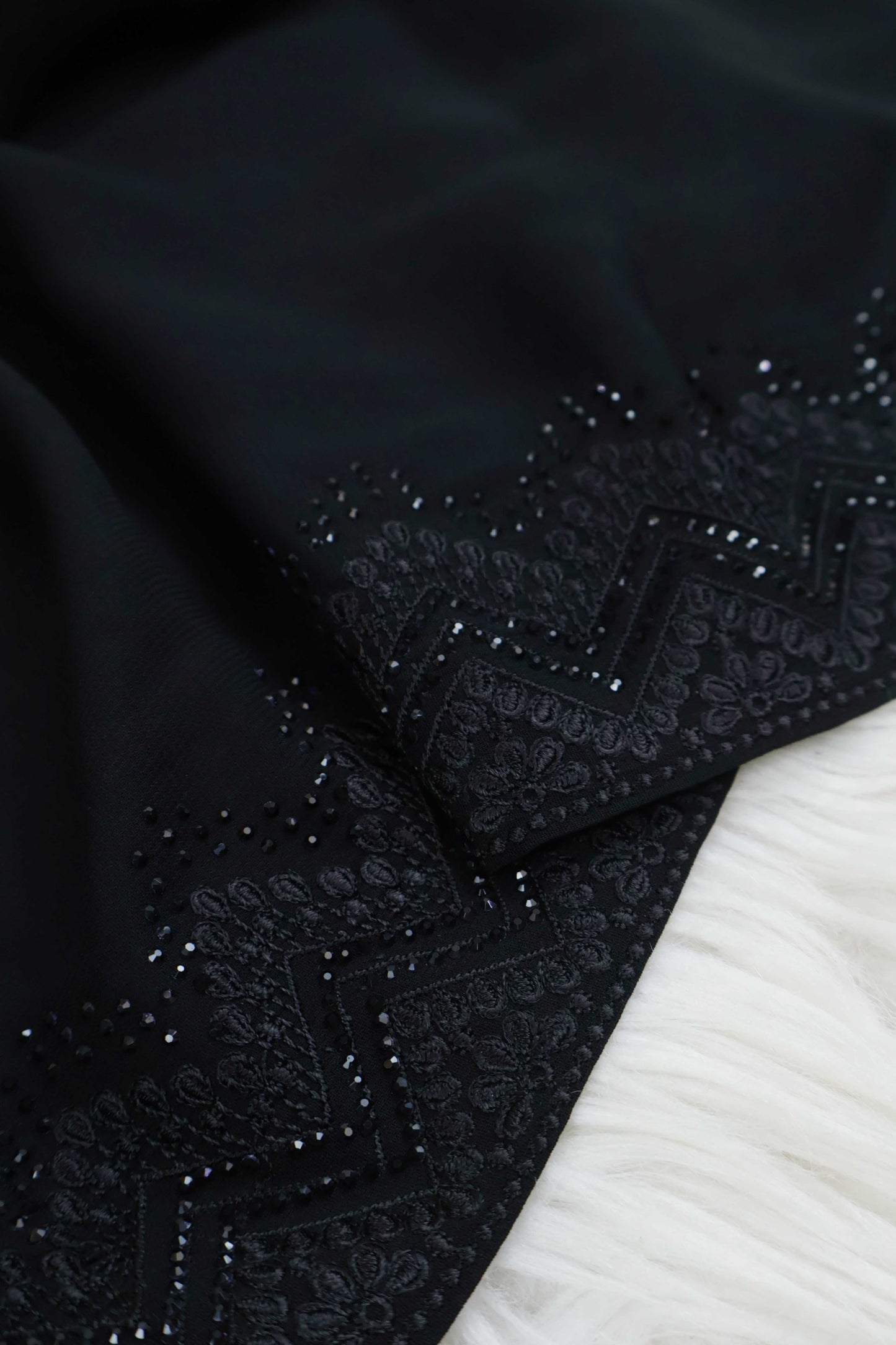 Embroidered Boarder Shawl HLSH188