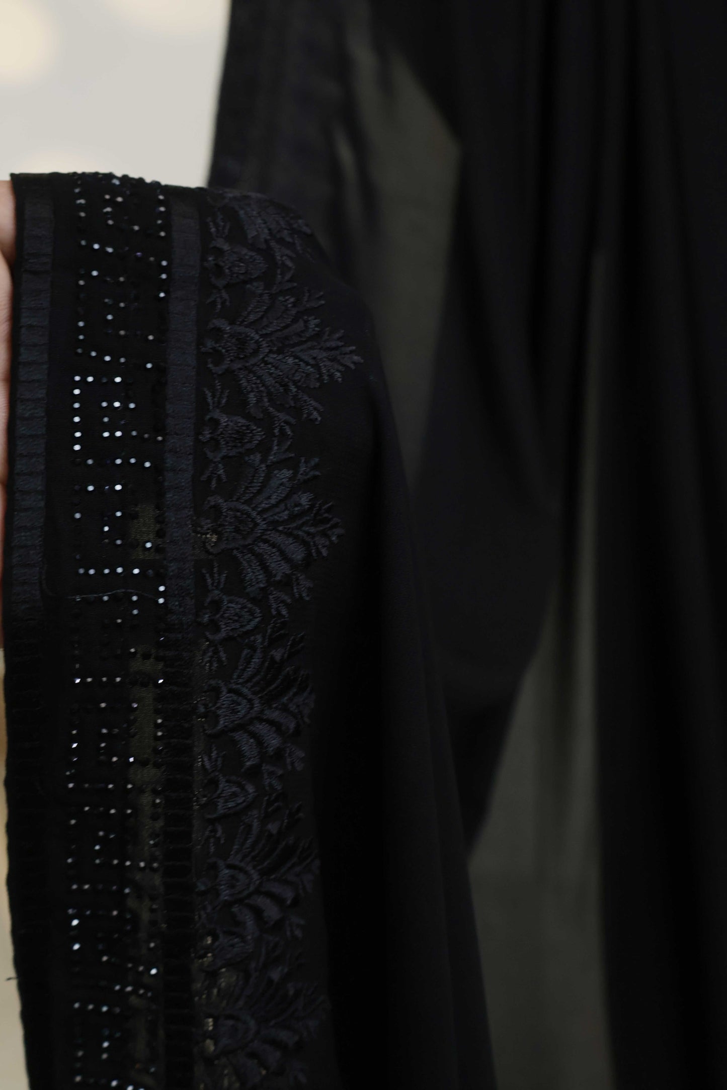 Embroidered Boarder Shawl HLSH189