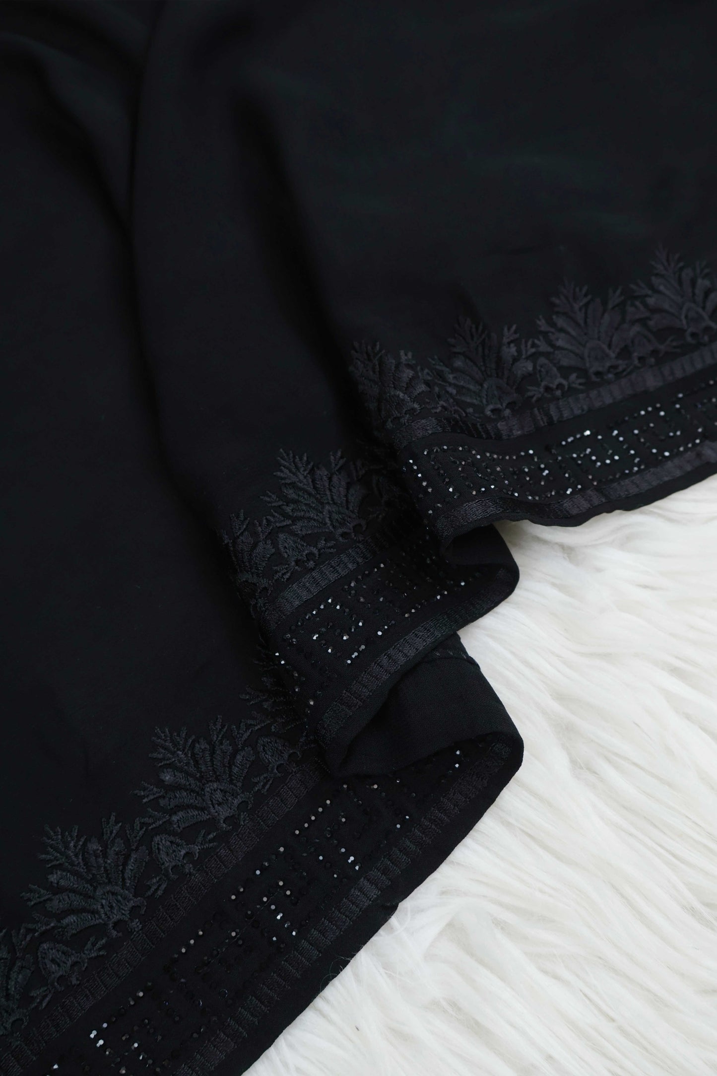 Embroidered Boarder Shawl HLSH189