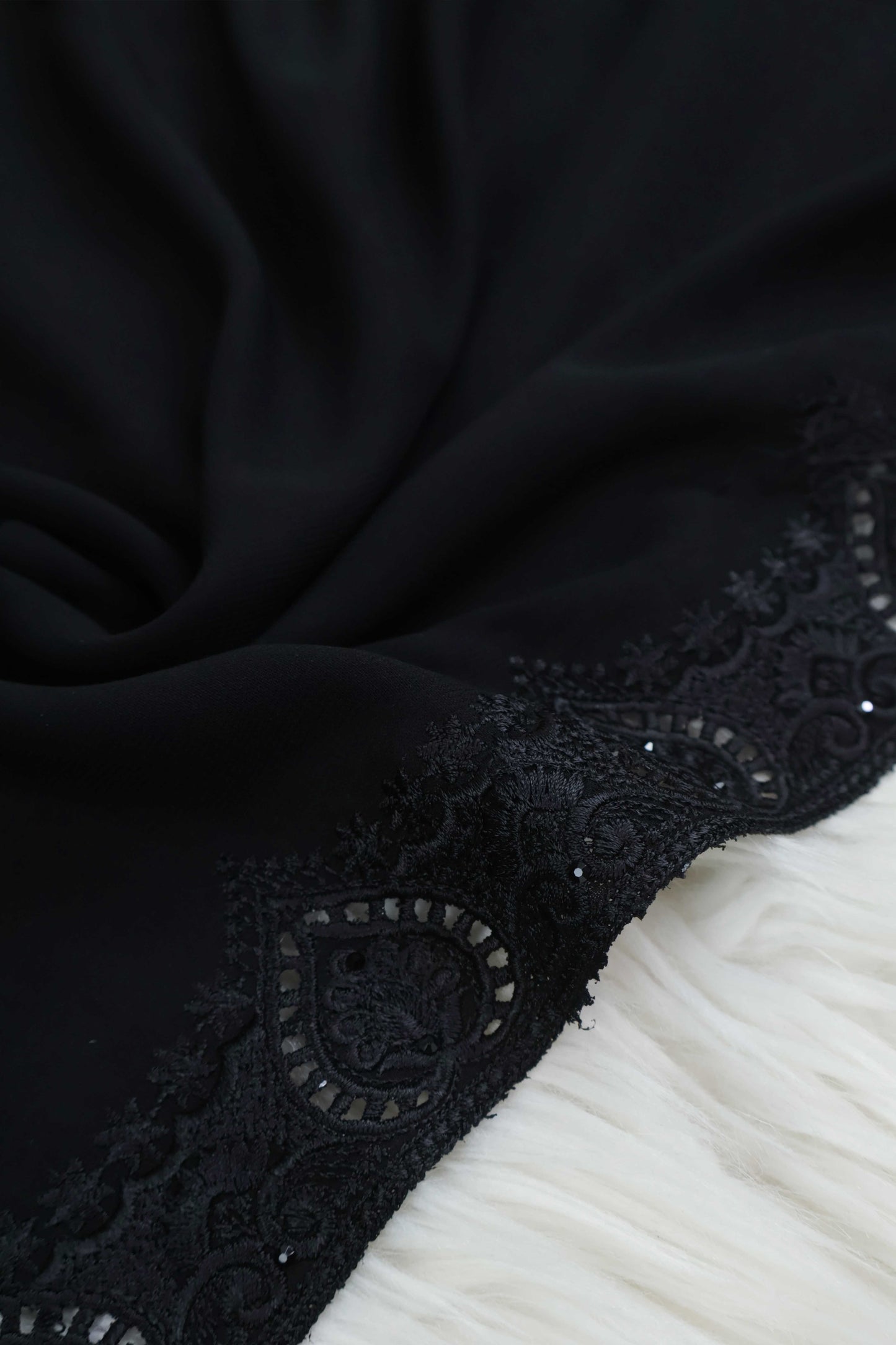 Embroidered Boarder Shawl HLSH190