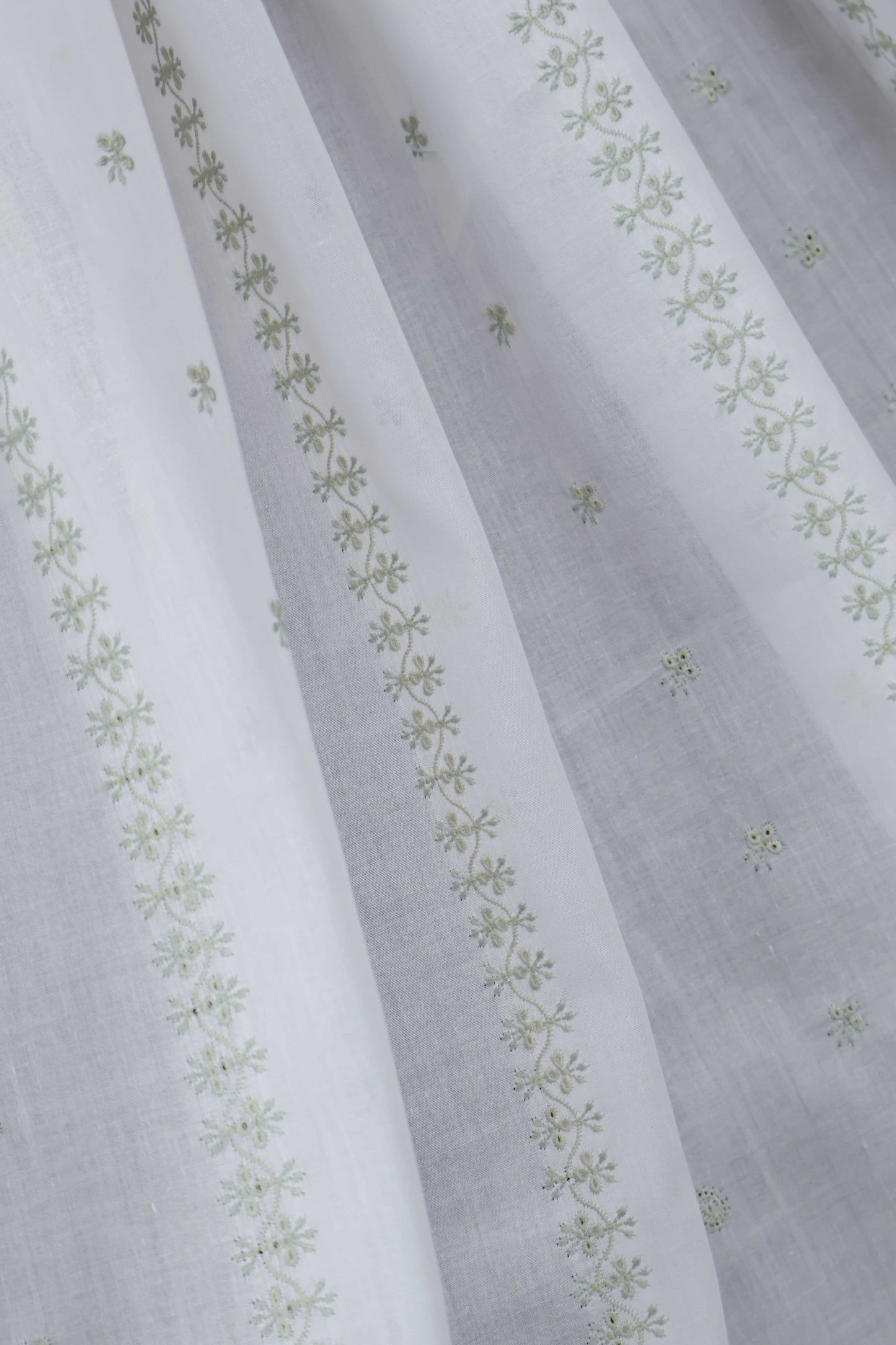 Embroidered Lawn Shawl HLSH195