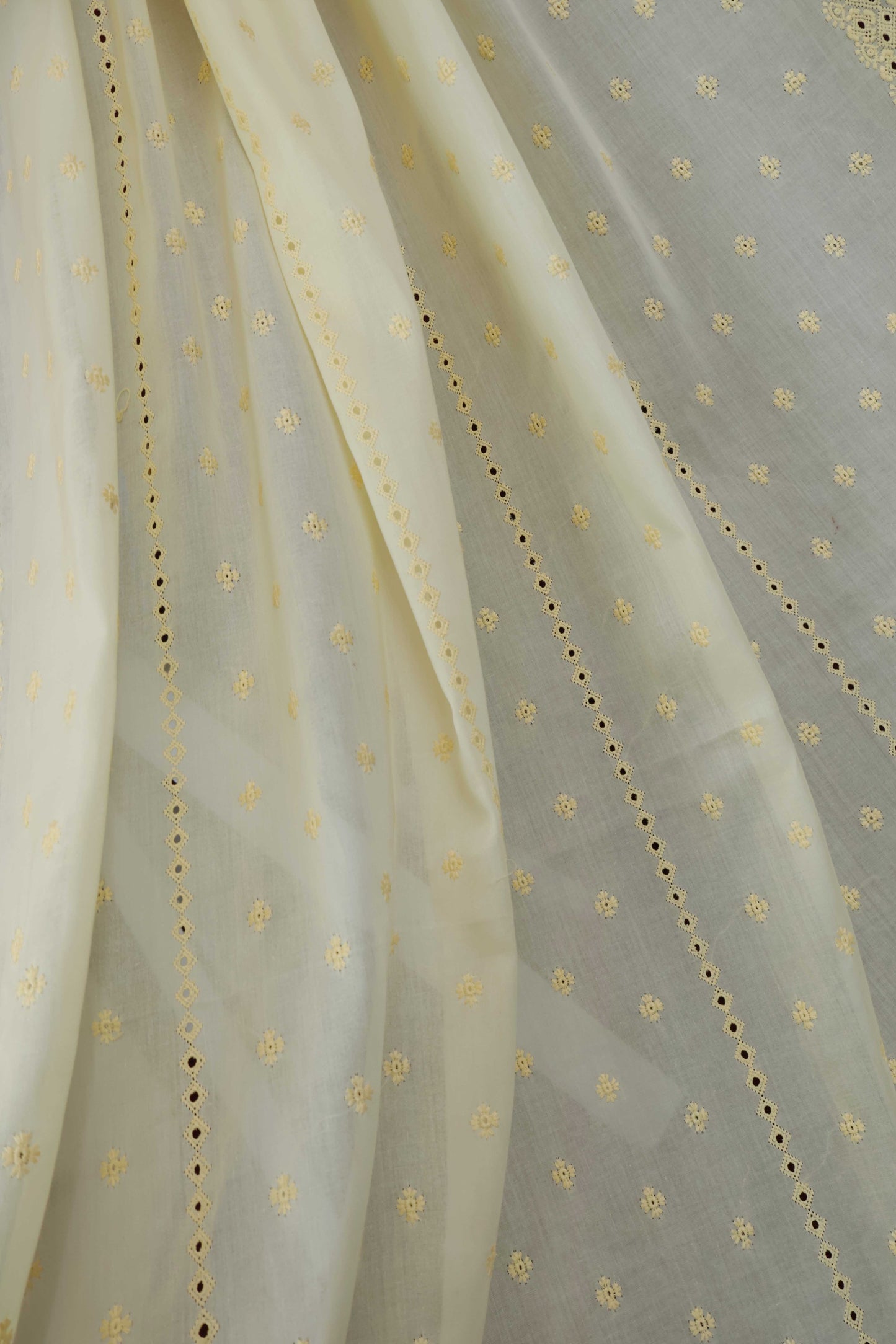 Embroidered Lawn Shawl HLSH217