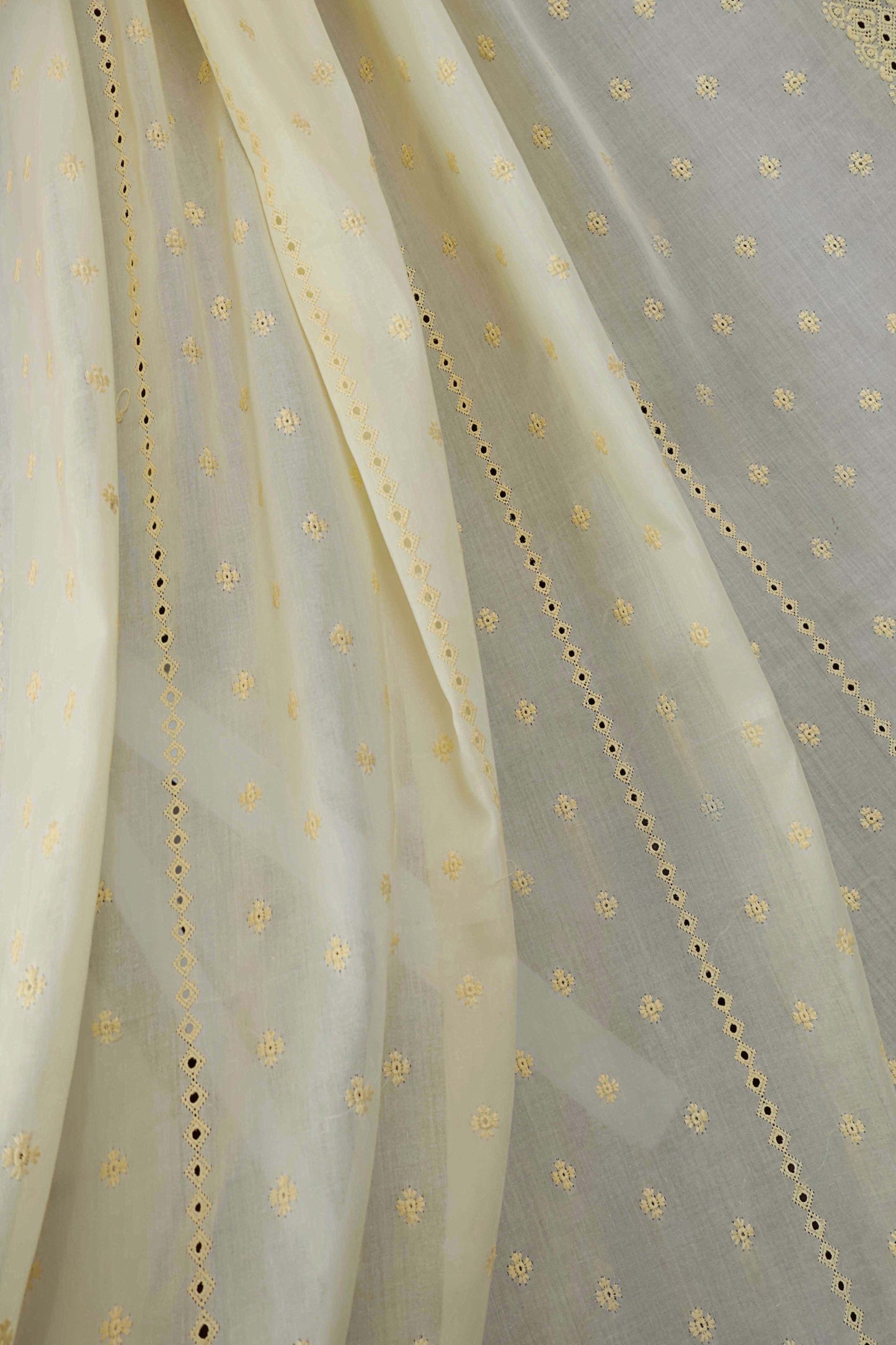 Embroidered Lawn Shawl HLSH217