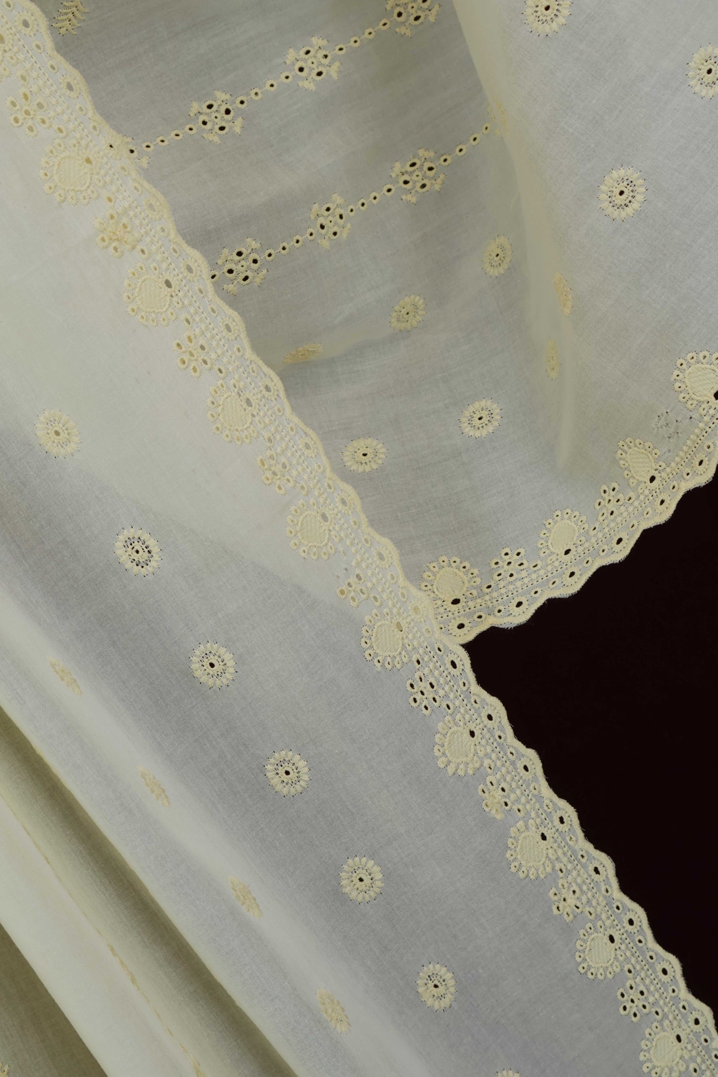 Embroidered Lawn Shawl HLSH223