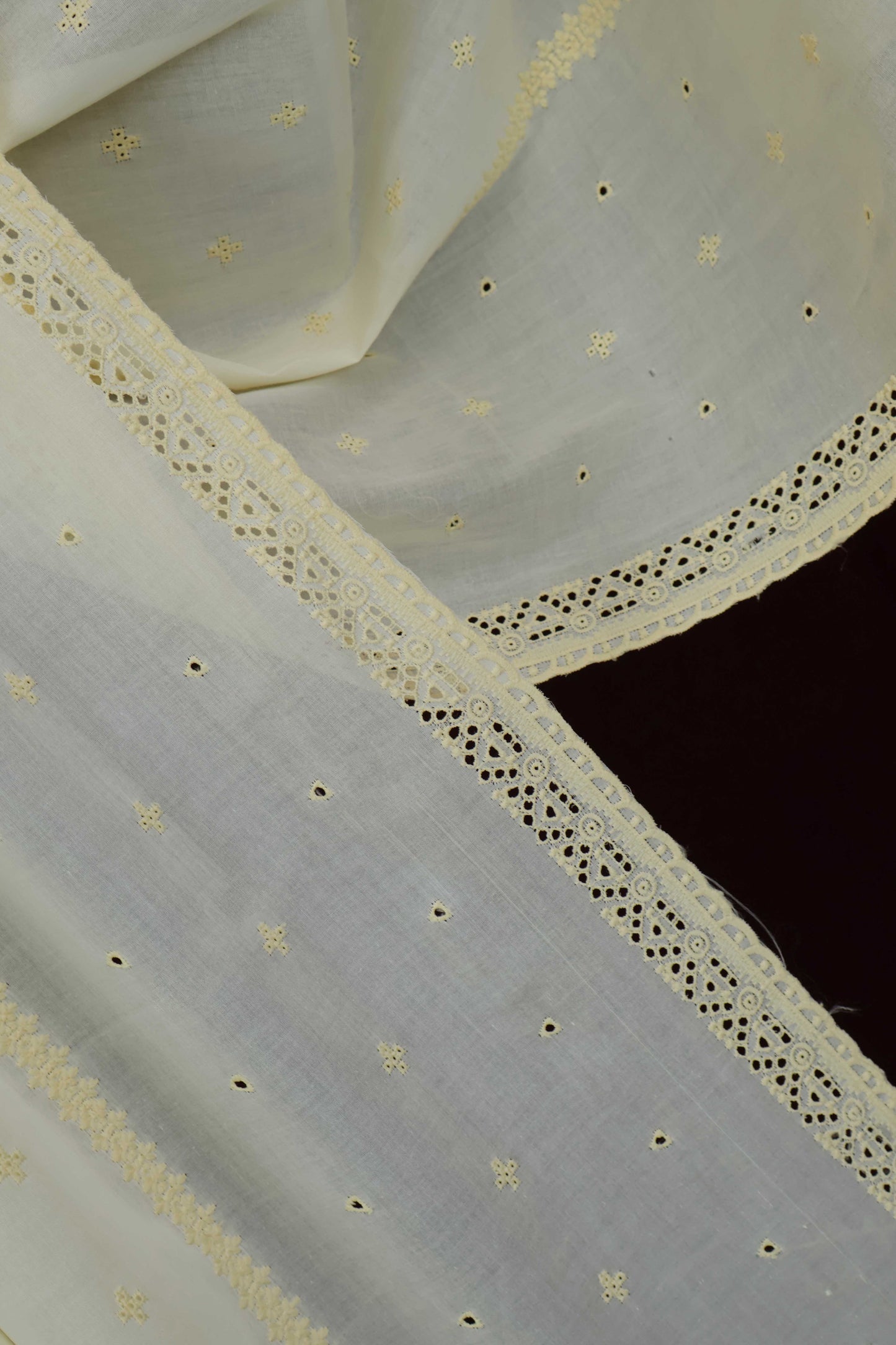 Embroidered Lawn Shawl HLSH224