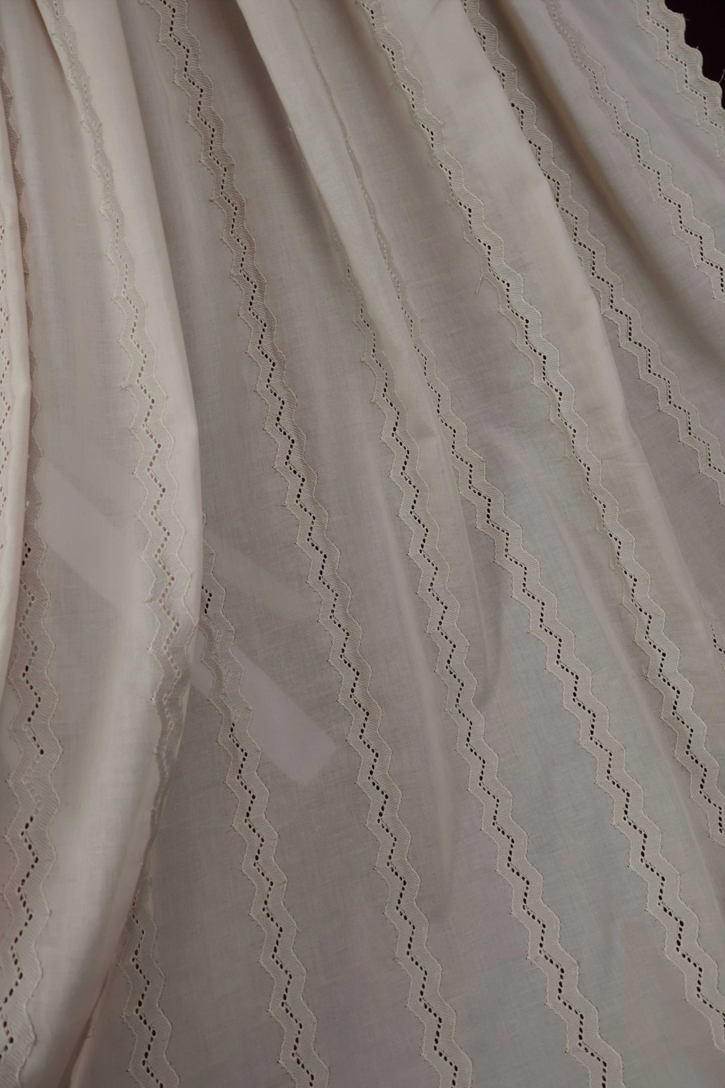 Embroidered Lawn Shawl HLSH219