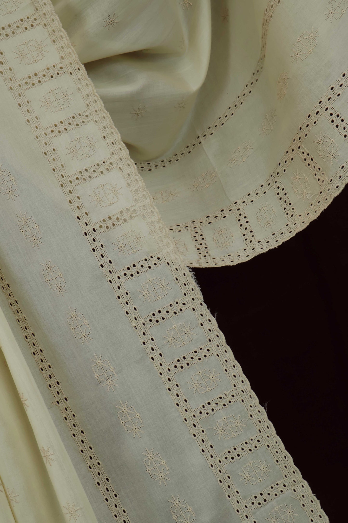 Embroidered Lawn Shawl HLSH220