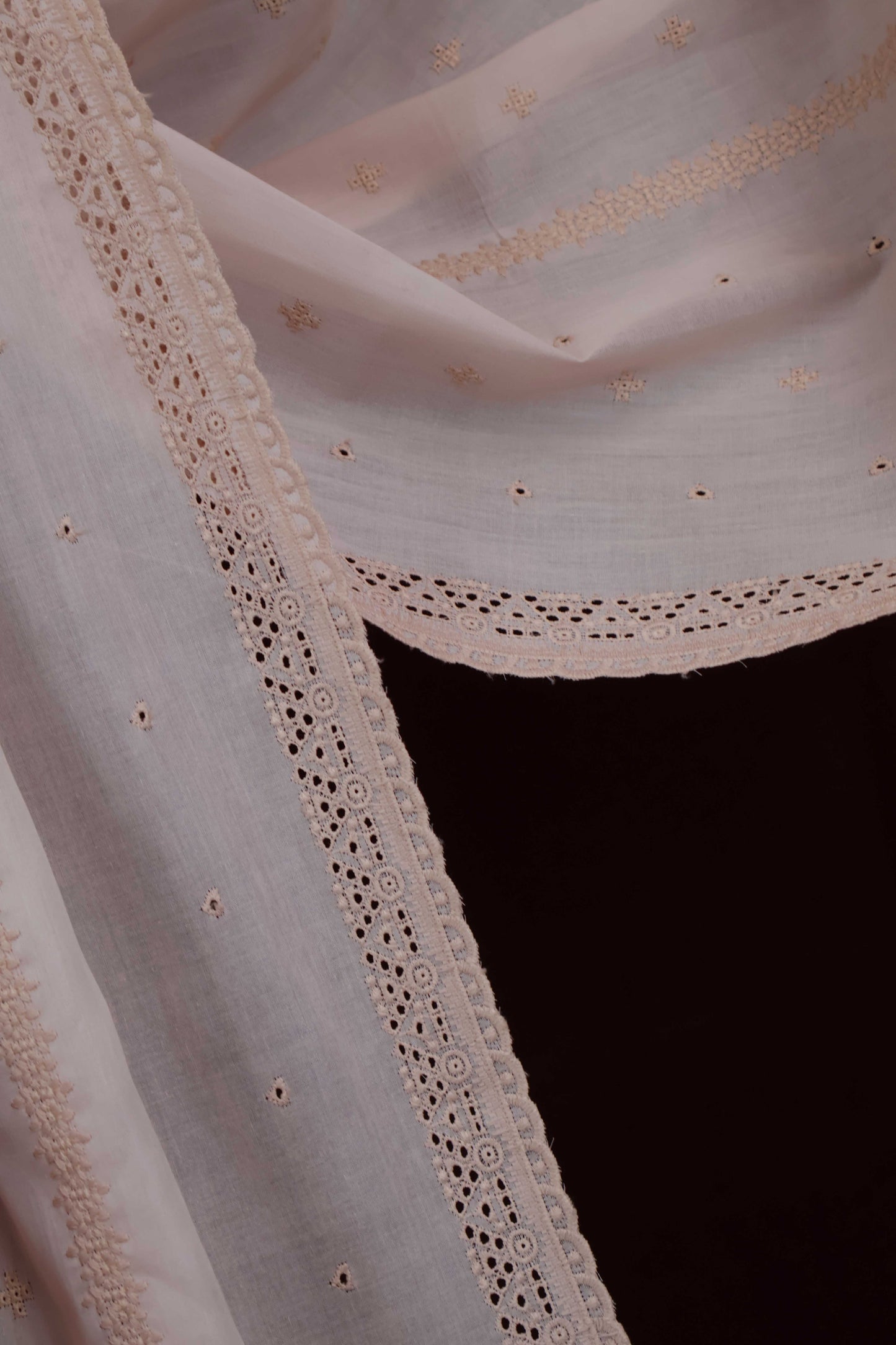 Embroidered Lawn Shawl HLSH218