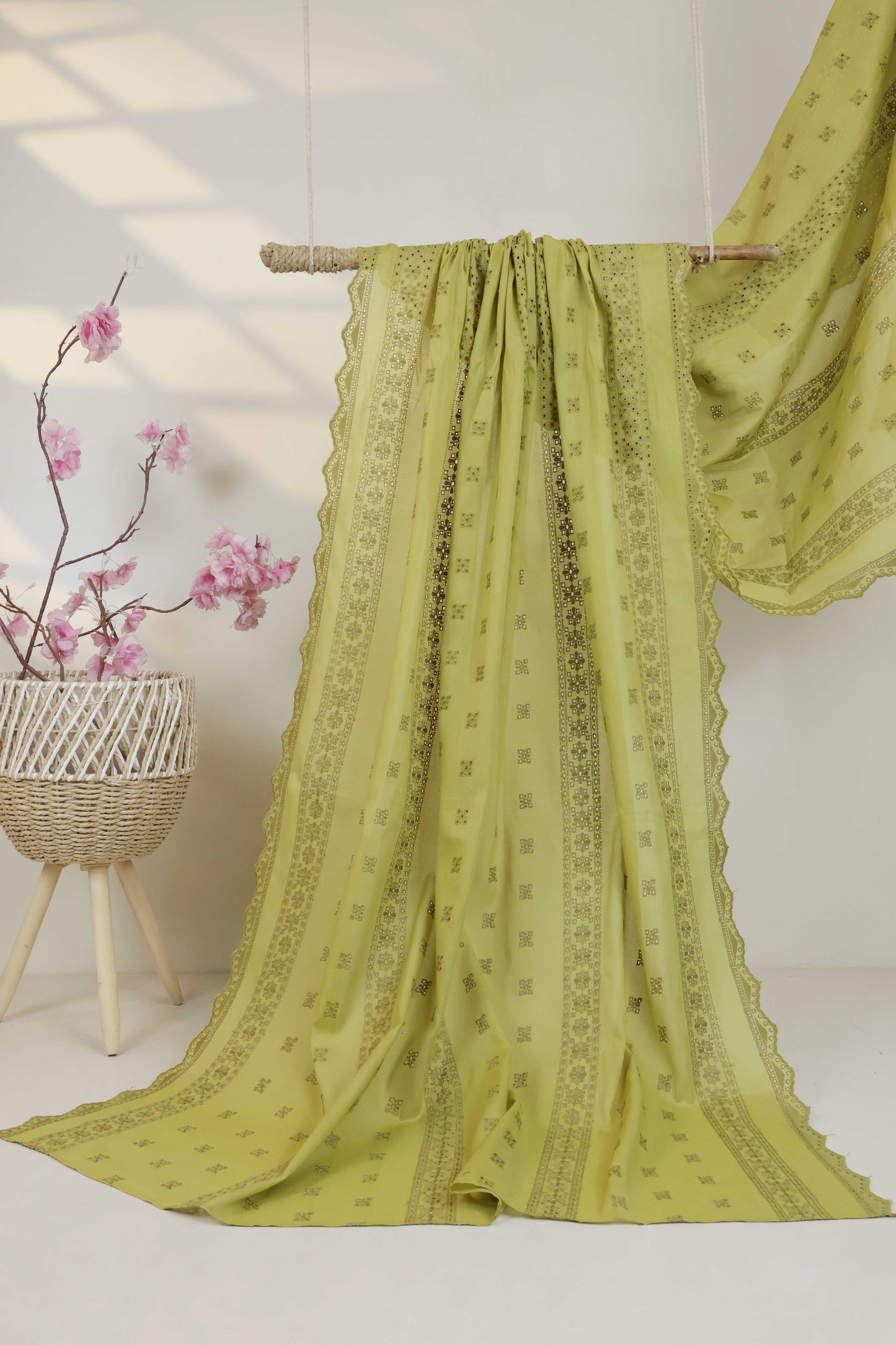 Embroidered Lawn Full Size Shawl 1477I