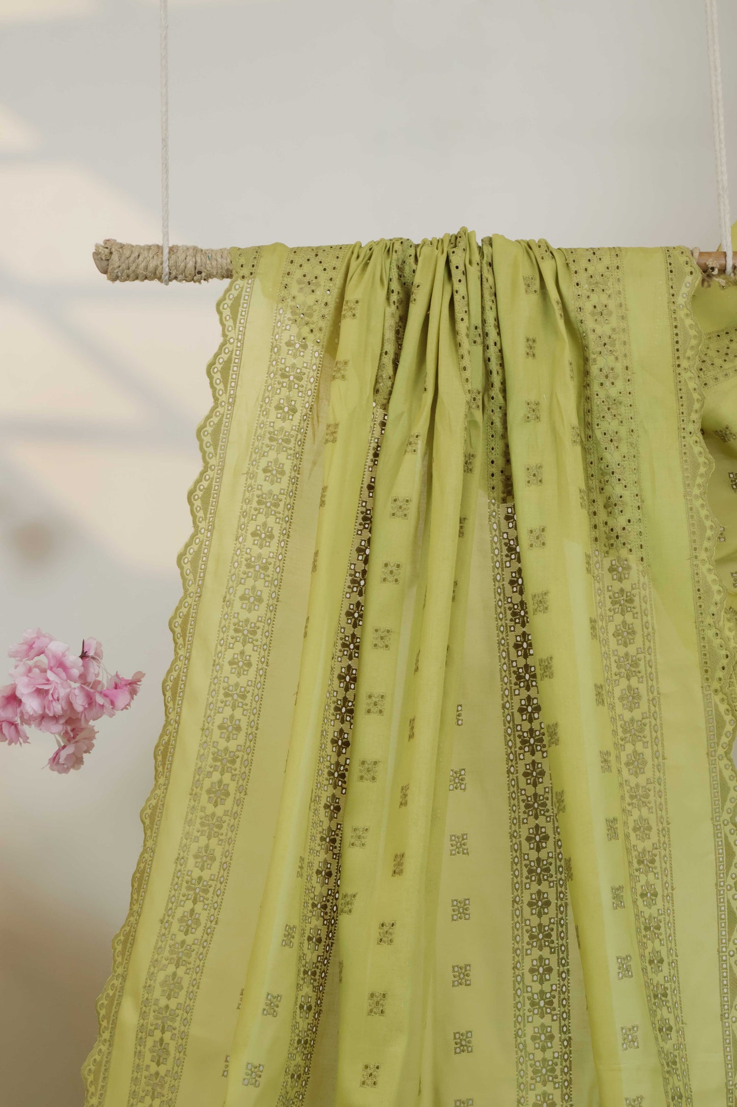 Embroidered Lawn Full Size Shawl 1477I