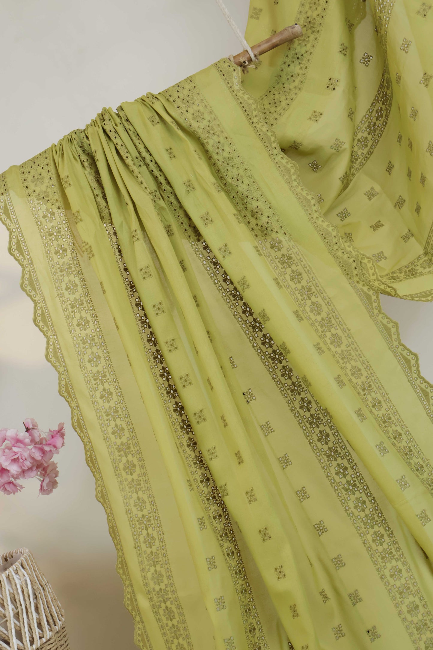 Embroidered Lawn Full Size Shawl 1477I